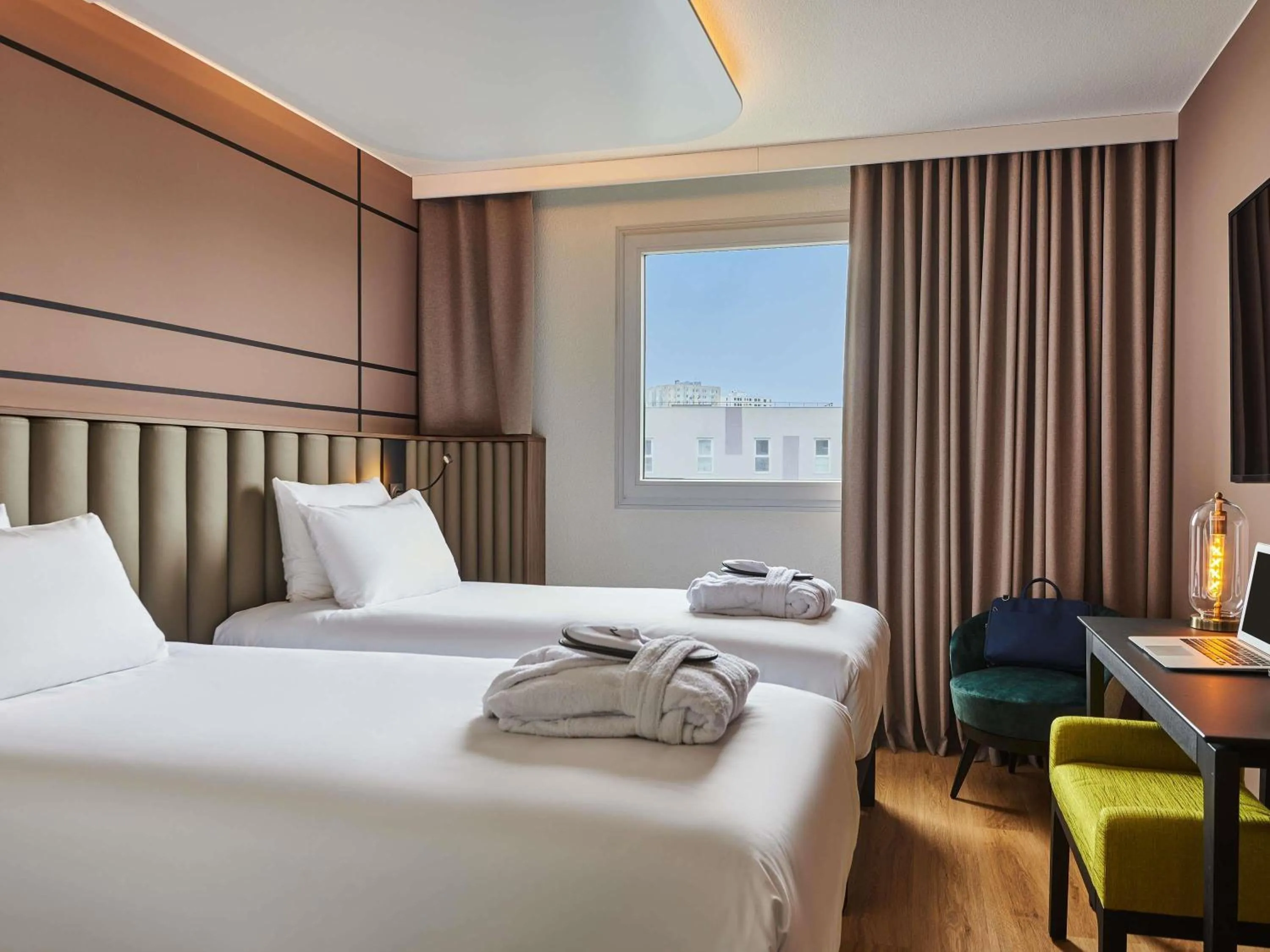 Bedroom, Bed in Mercure Paris Nanterre