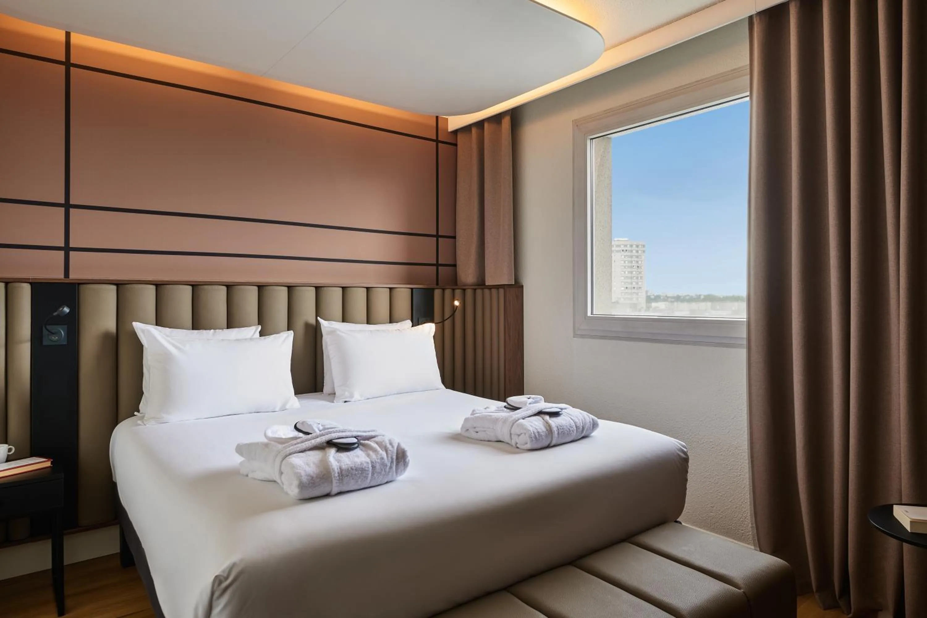 Photo of the whole room, Bed in Mercure Paris Nanterre