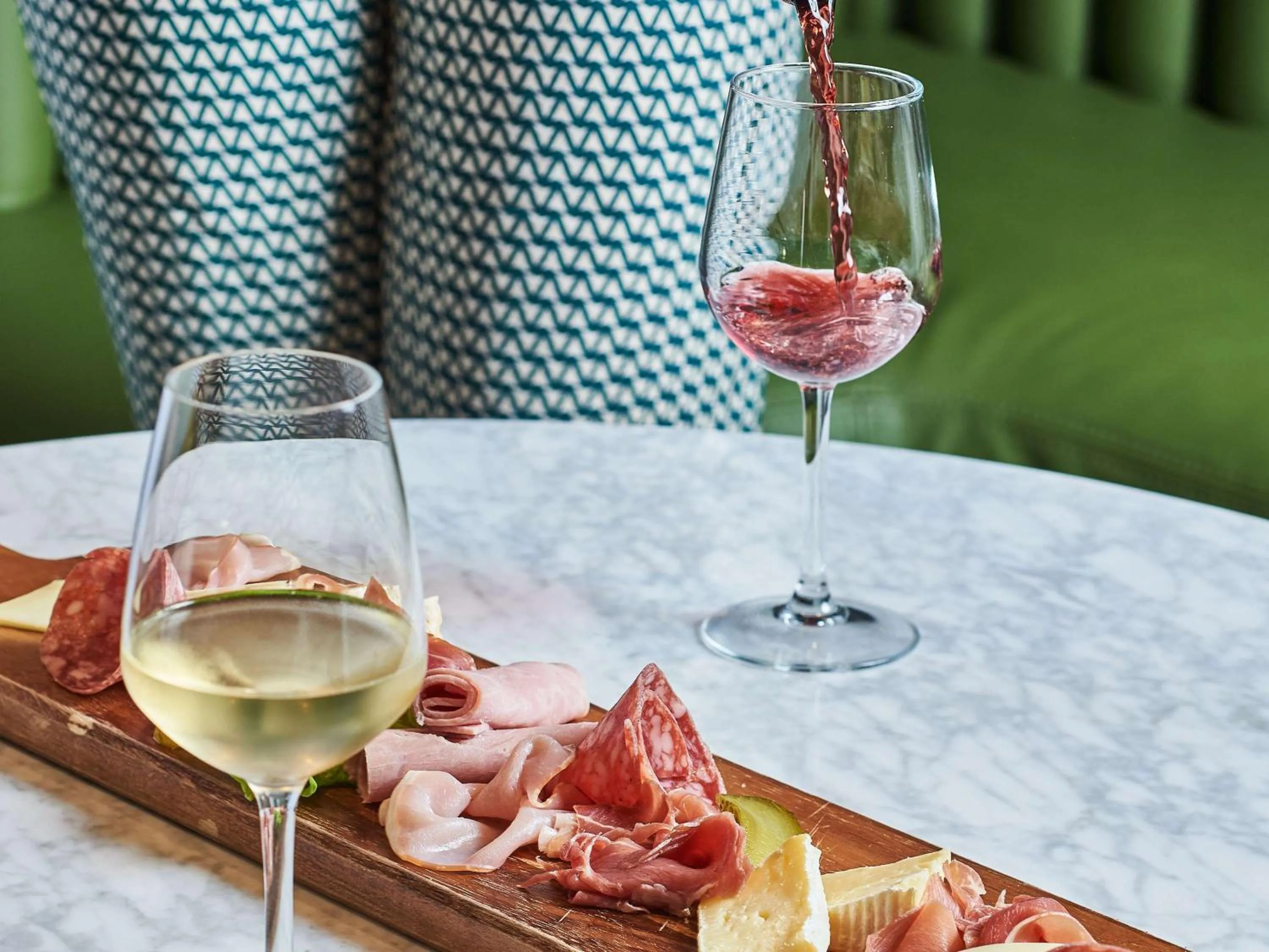 Lounge or bar, Drinks in Qualys - Hotel Nanterre - Paris la DÃ©fense