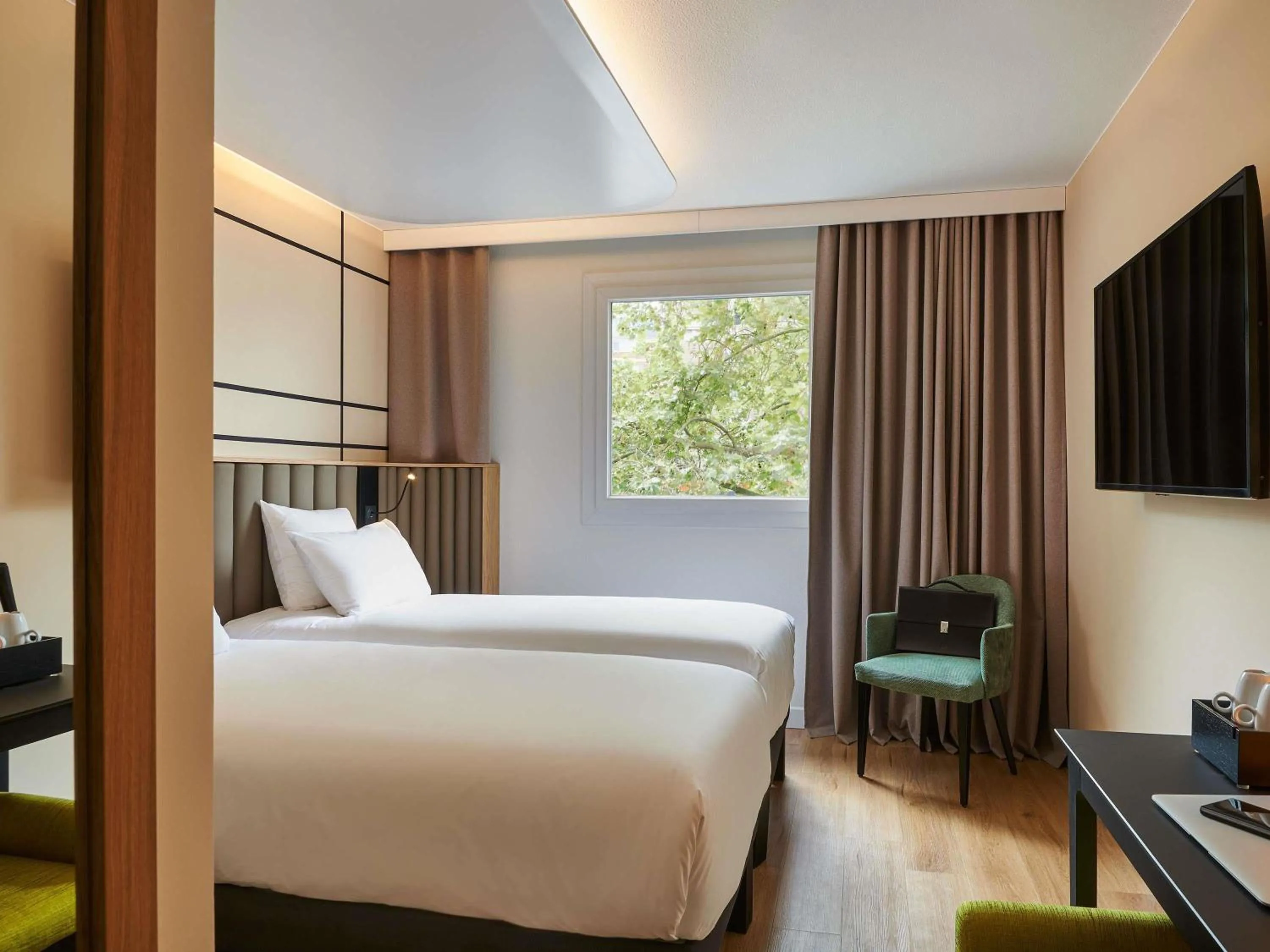 Bedroom, Bed in Mercure Paris Nanterre
