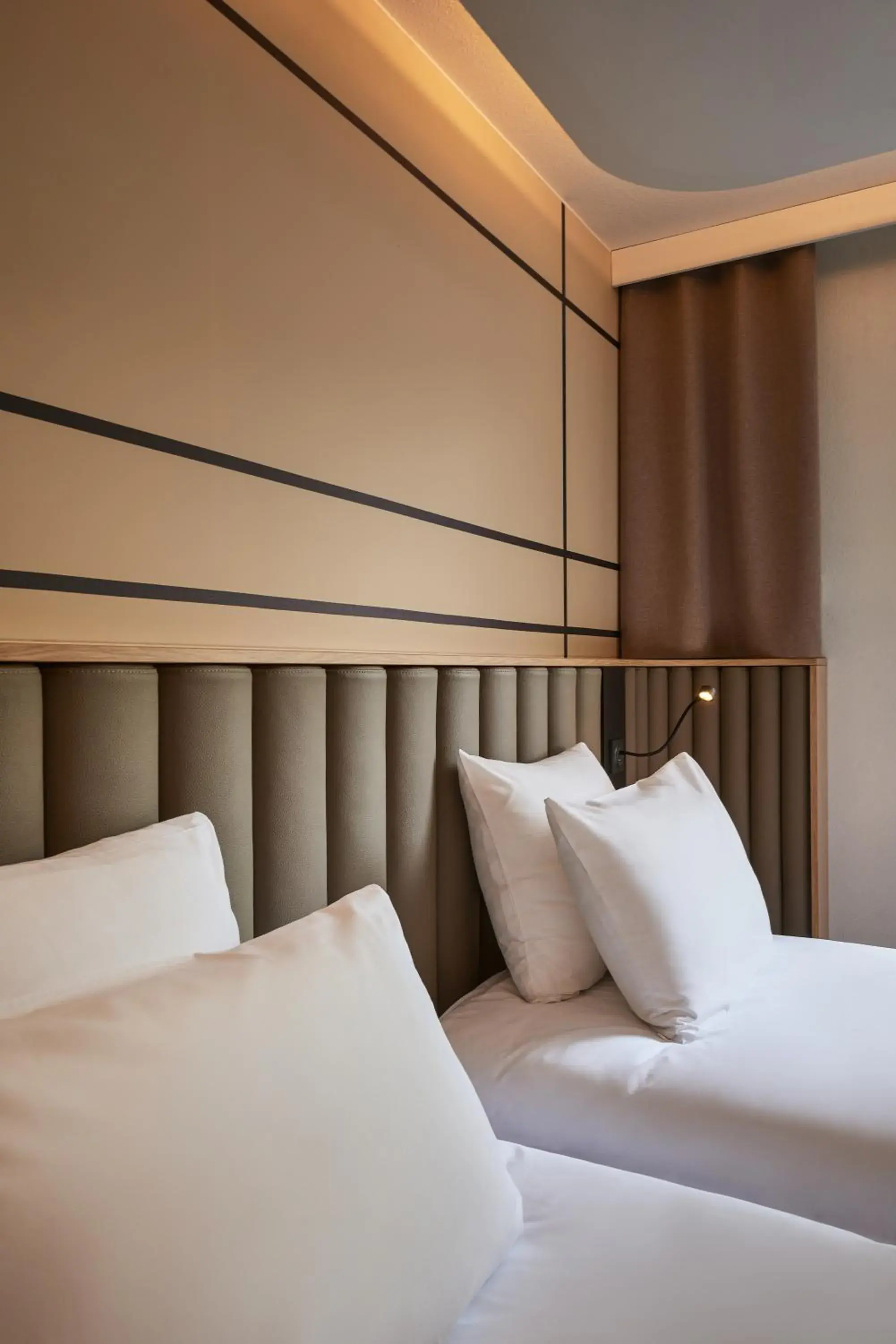 Bedroom, Bed in Qualys - Hotel Nanterre - Paris la DÃ©fense