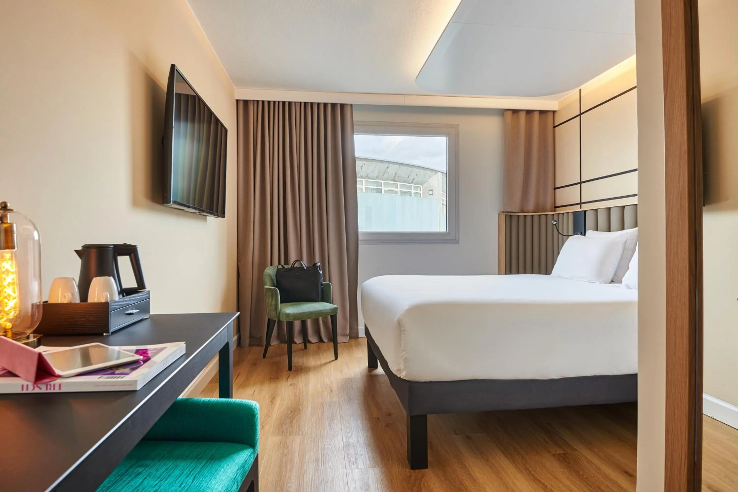 Bedroom, Bed in Mercure Paris Nanterre