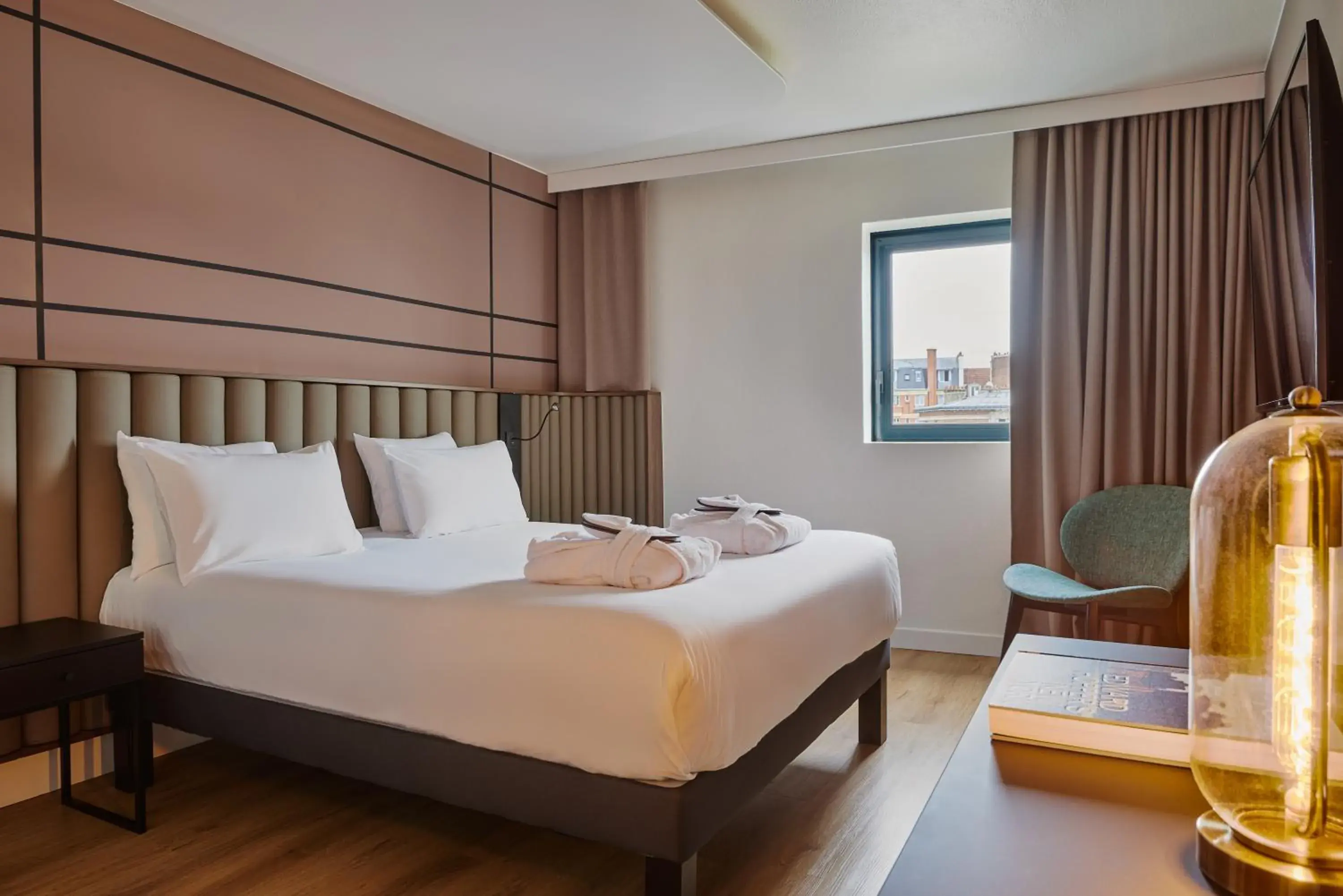 Photo of the whole room, Bed in Qualys - Hotel Nanterre - Paris la DÃ©fense