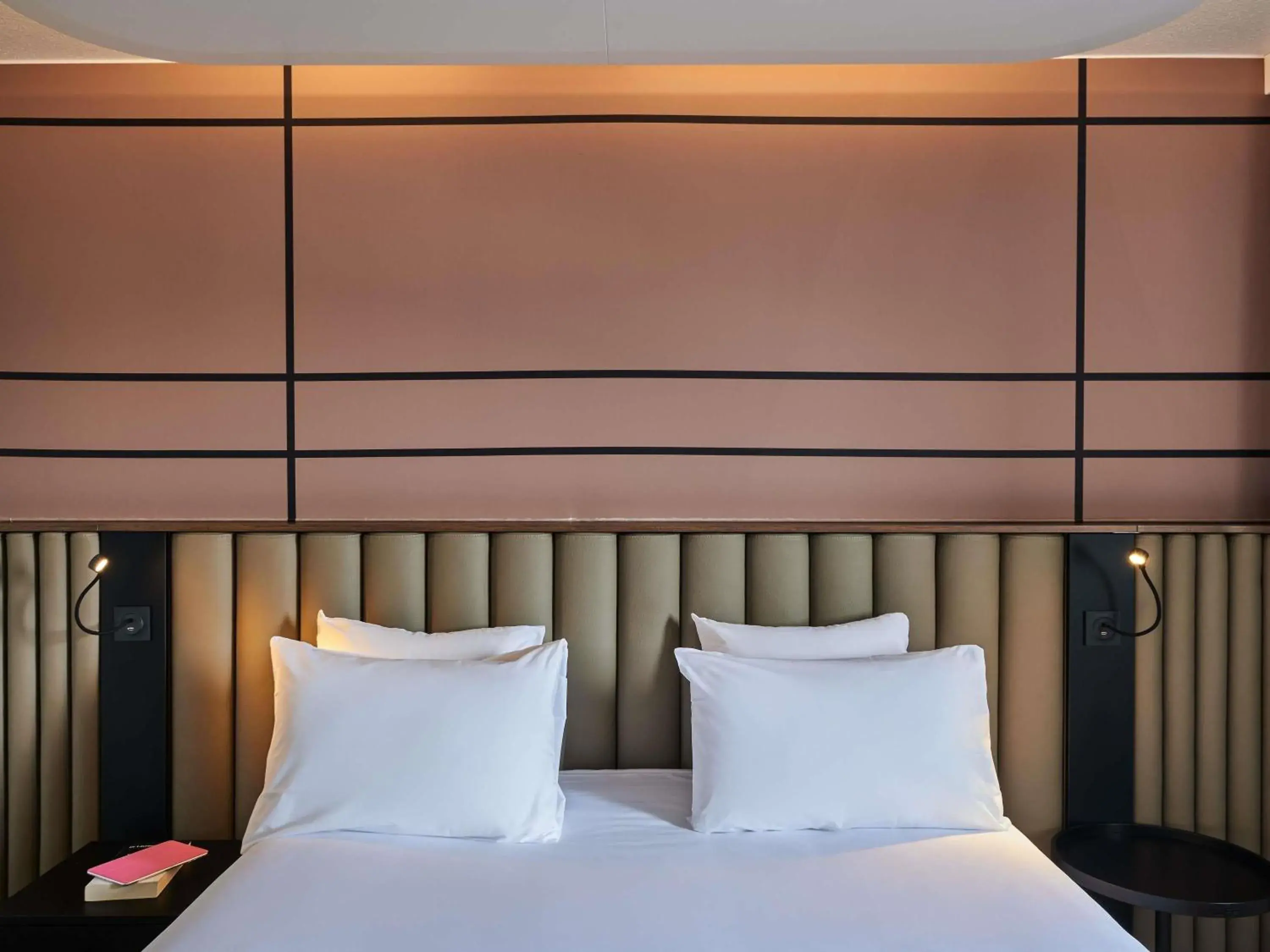 Bedroom, Bed in Mercure Paris Nanterre Bedroom, Bed in Mercure Paris Nanterre