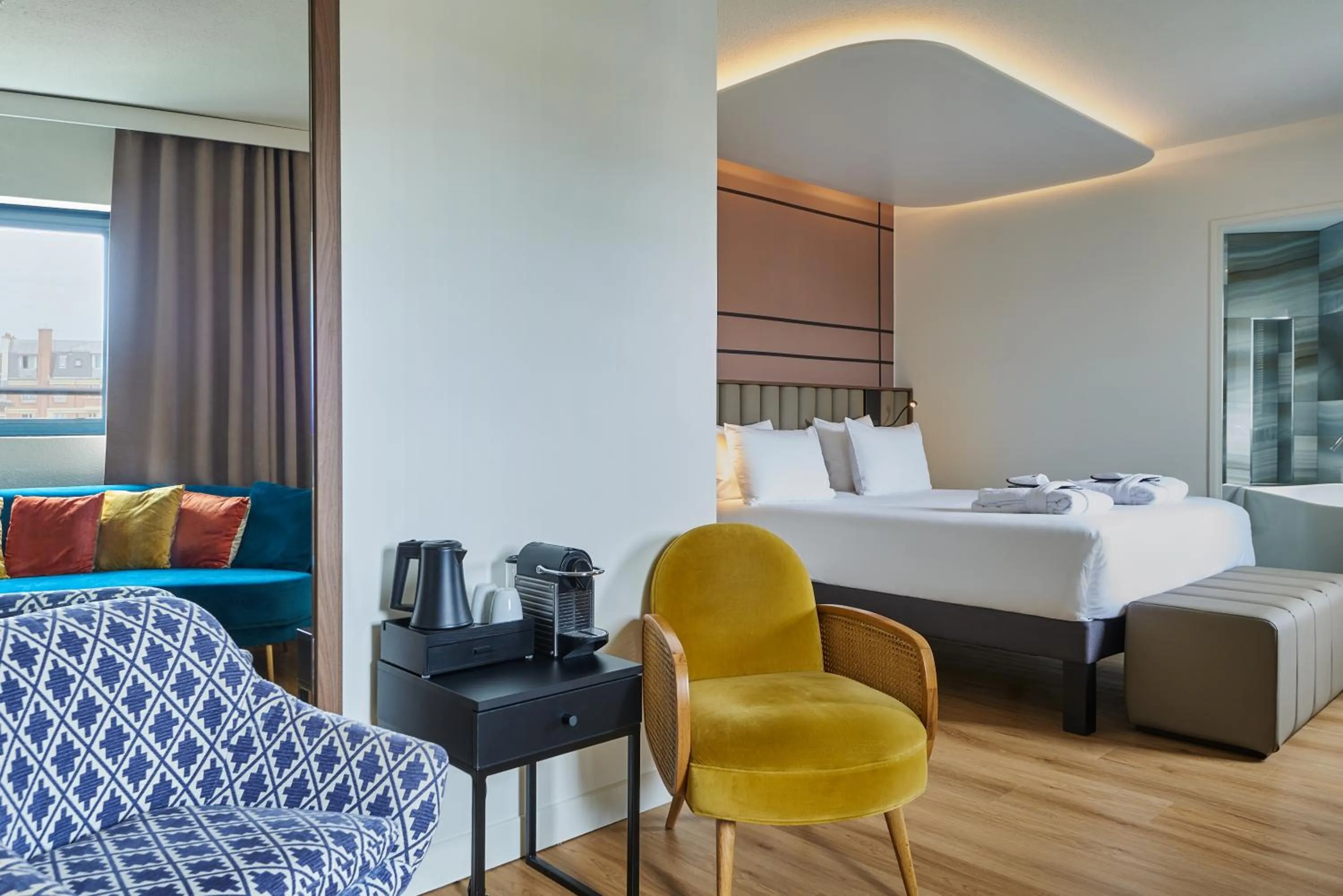 Photo of the whole room, Bed in Mercure Paris Nanterre