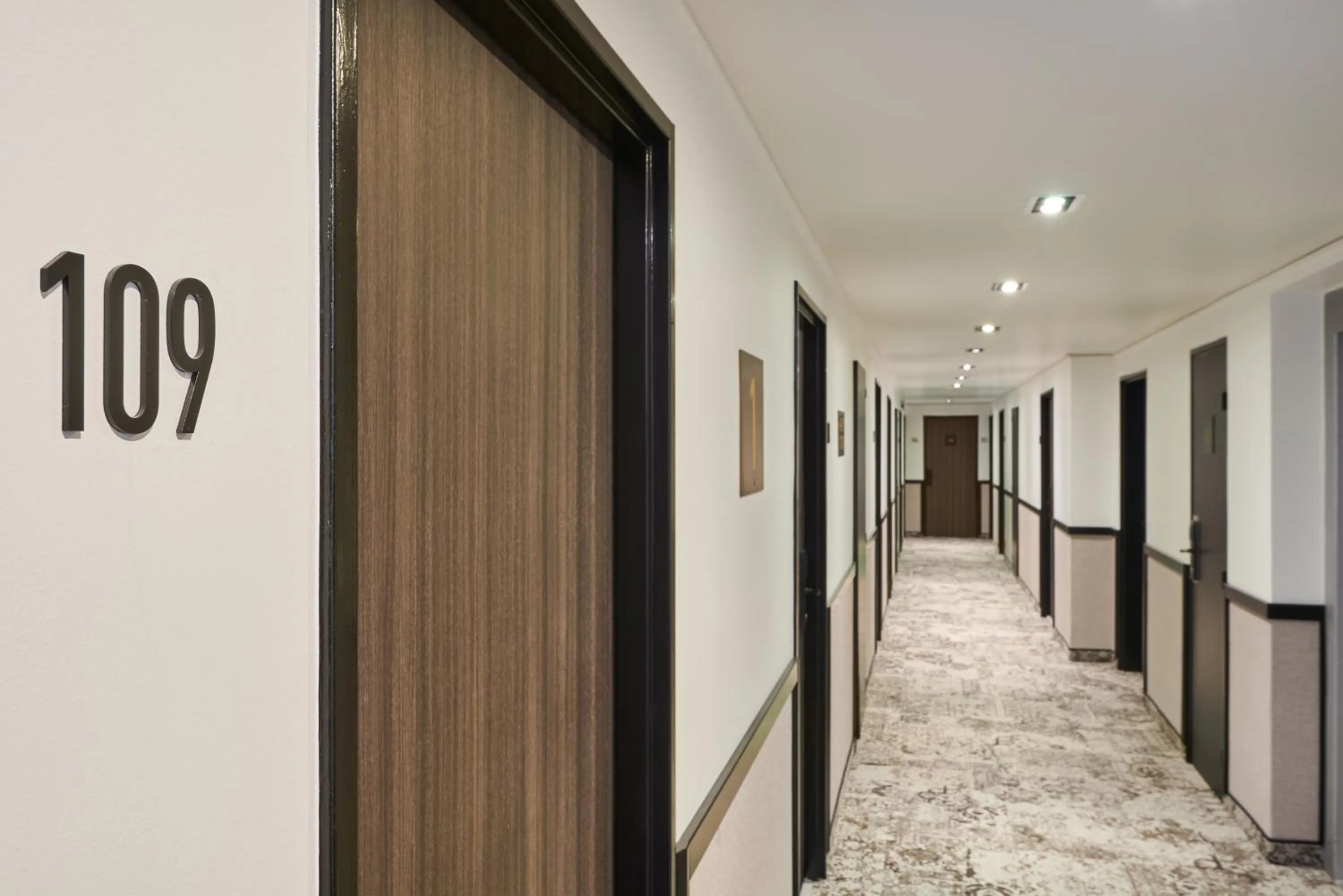 Property building in Mercure Paris Nanterre