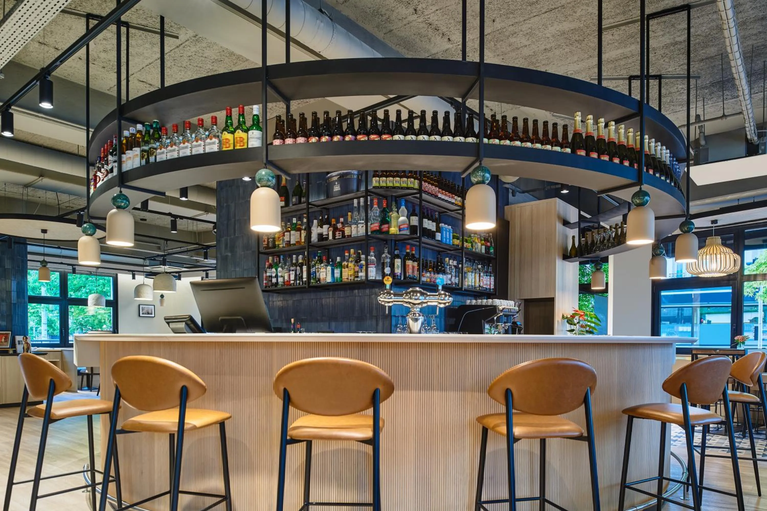 Lounge or bar in Mercure Paris Nanterre