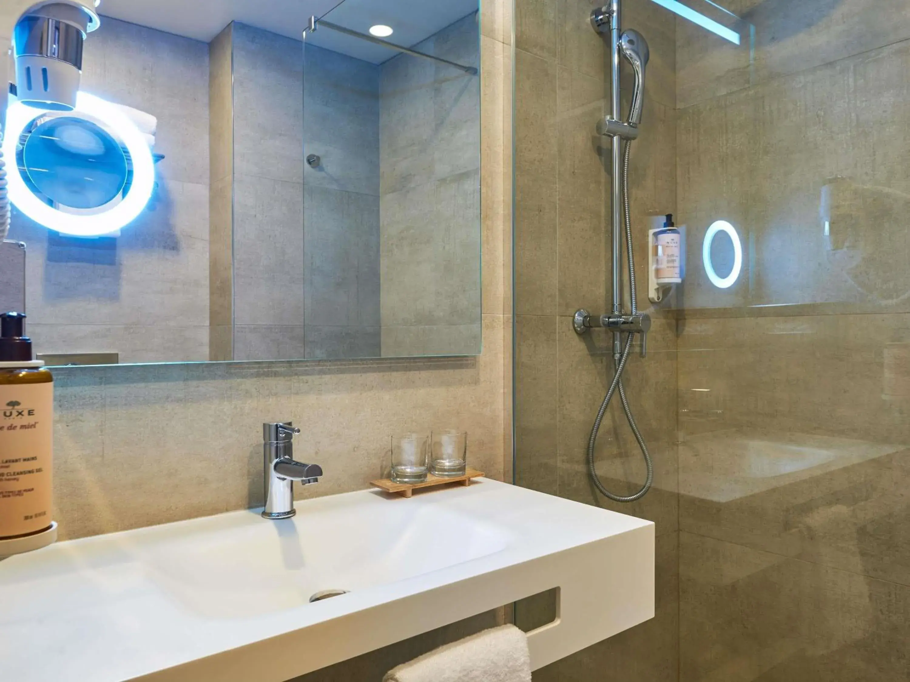 Bedroom in Mercure Paris Nanterre Bedroom in Mercure Paris Nanterre