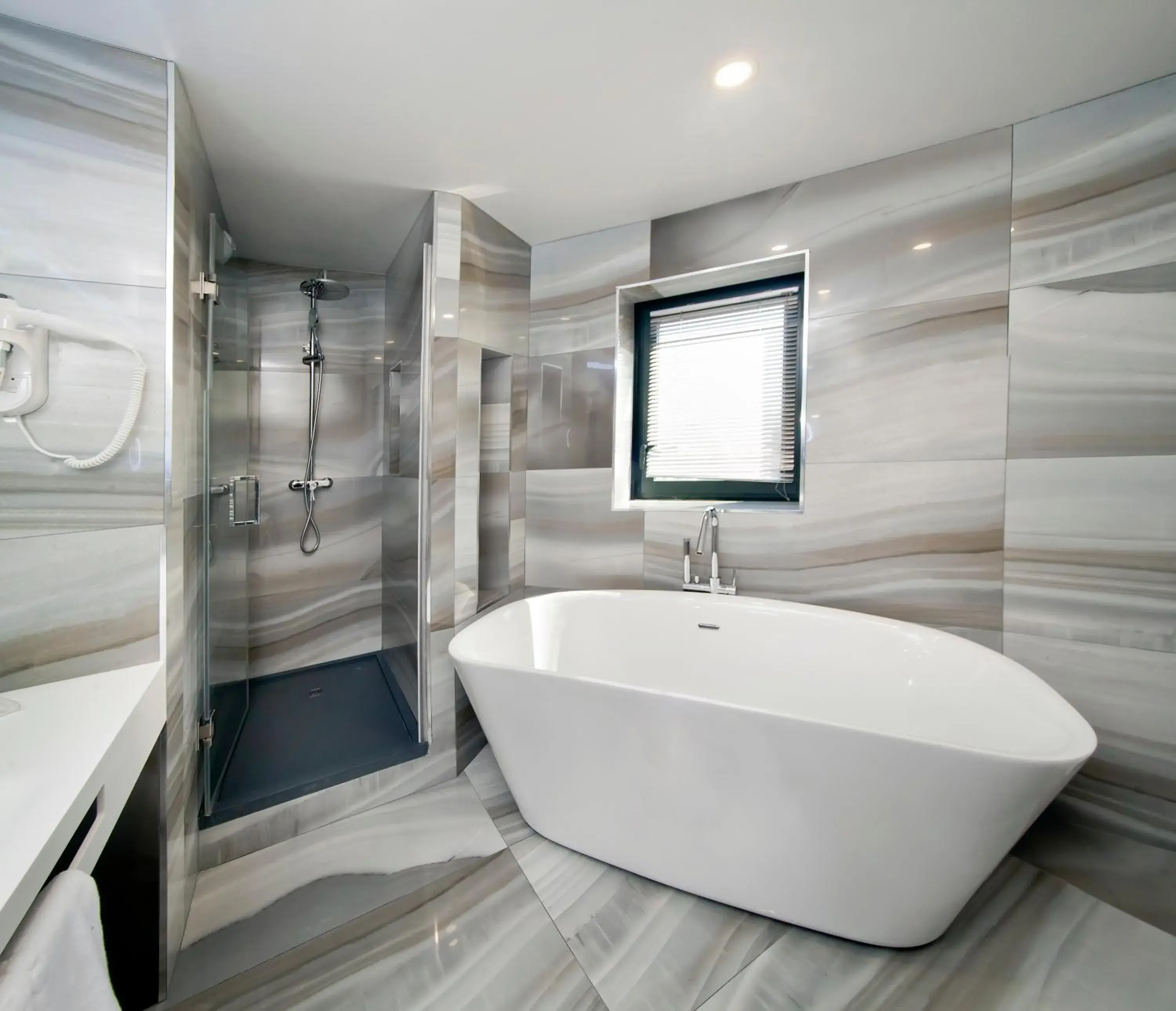 Bathroom in Qualys - Hotel Nanterre - Paris la DÃ©fense