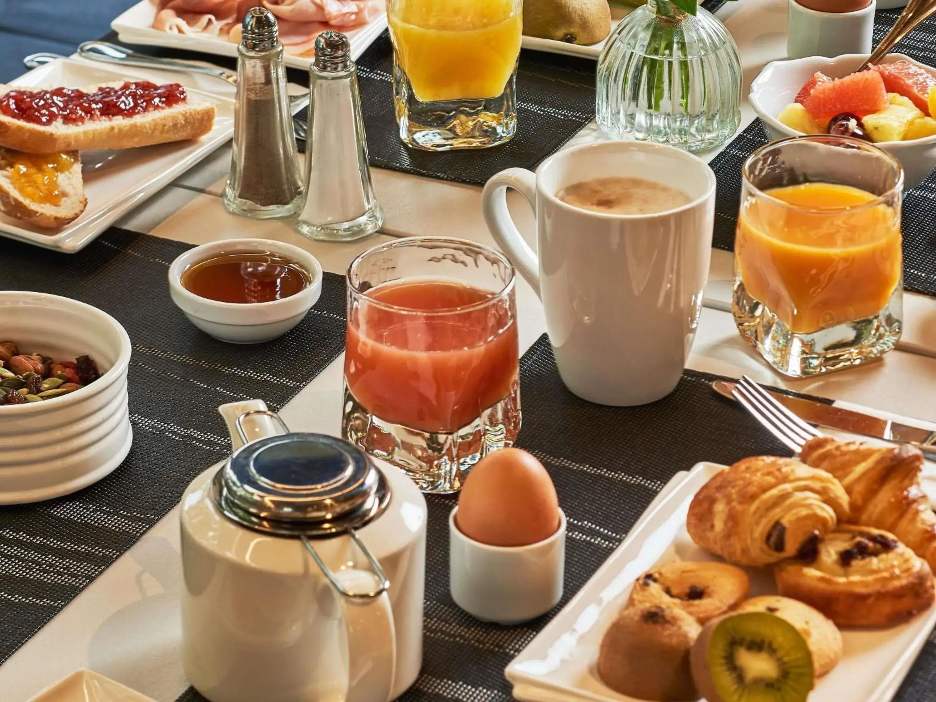 Breakfast in Mercure Paris Nanterre Breakfast in Mercure Paris Nanterre
