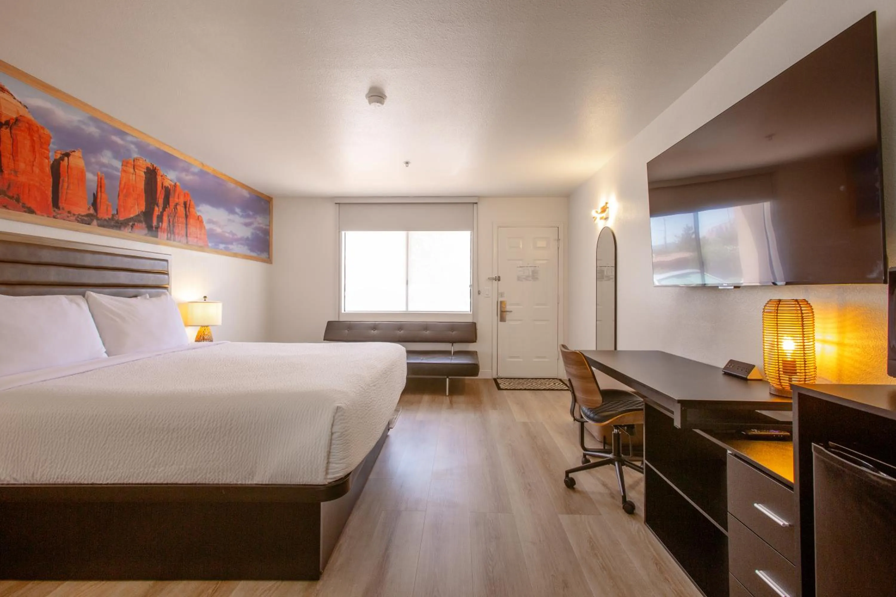 Photo of the whole room, Bed in GreenTree Inn Sedona