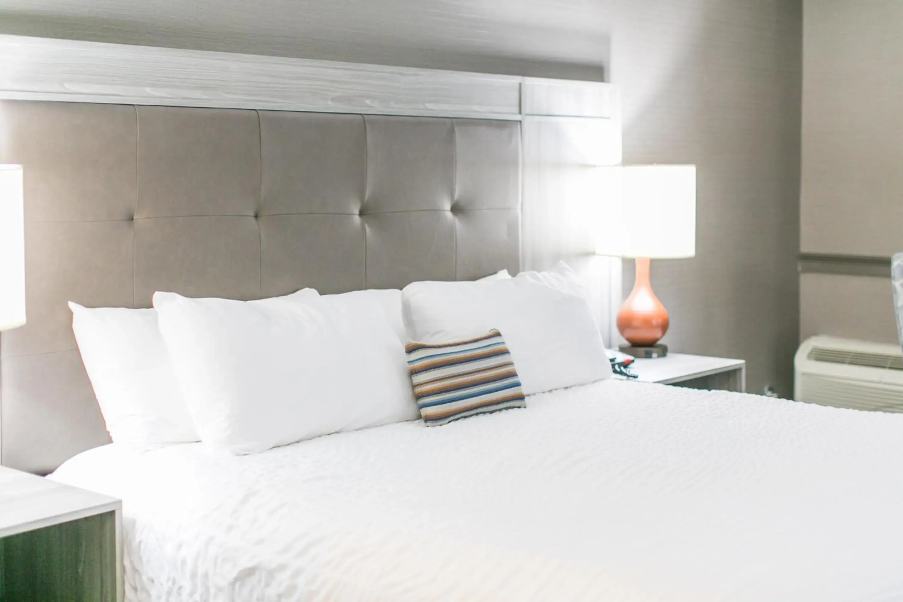 Resort Side Two Queen in The Ridges Resort on Lake Chatuge Resort Side Two Queen in The Ridges Resort on Lake Chatuge