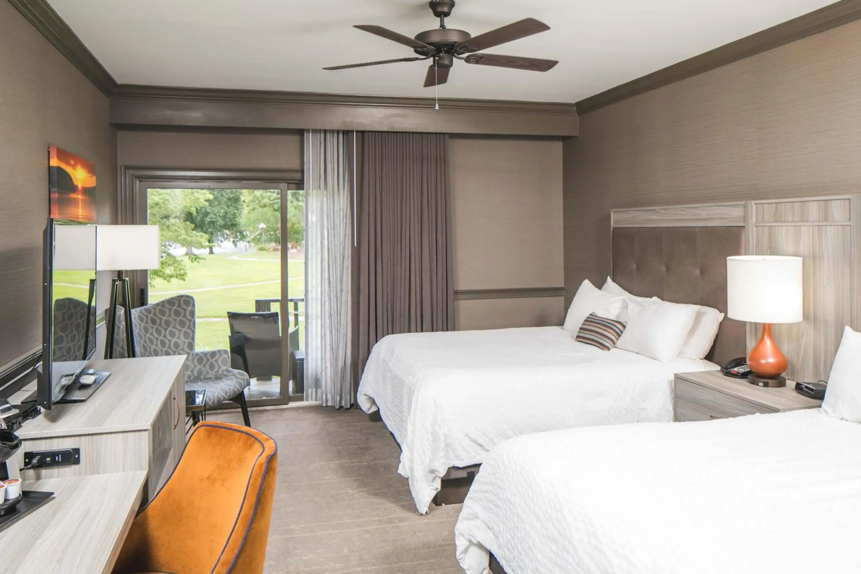 Lakeside Two Queen in The Ridges Resort on Lake Chatuge Lakeside Two Queen in The Ridges Resort on Lake Chatuge