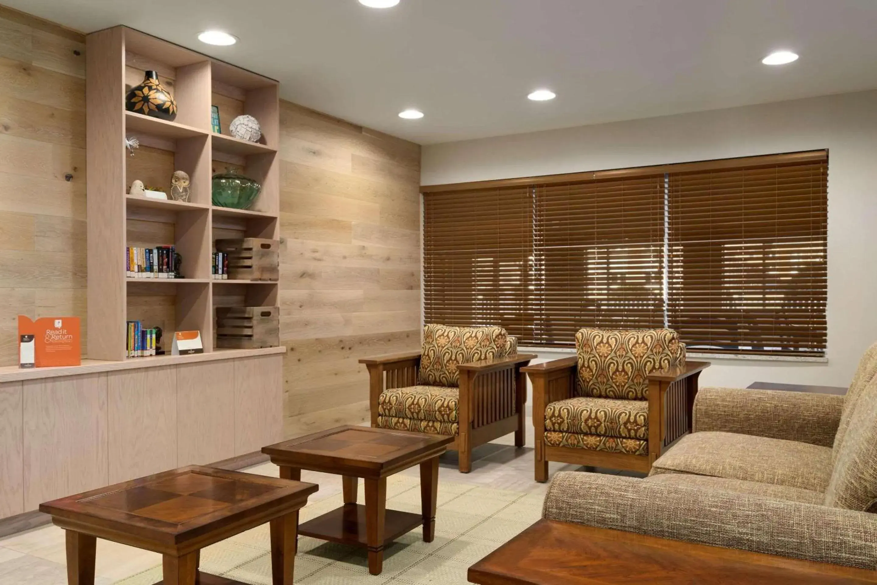 Lobby or reception in Country Inn & Suites by Radisson, Williamsburg Historic Area, VA Lobby or reception in Country Inn & Suites by Radisson, Williamsburg Historic Area, VA