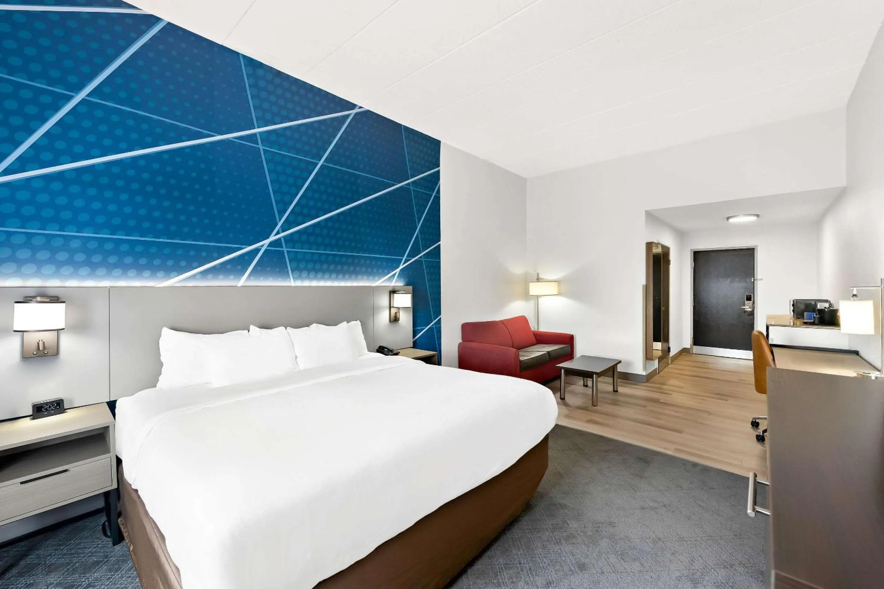 Bedroom, Bed in Comfort Suites Columbus