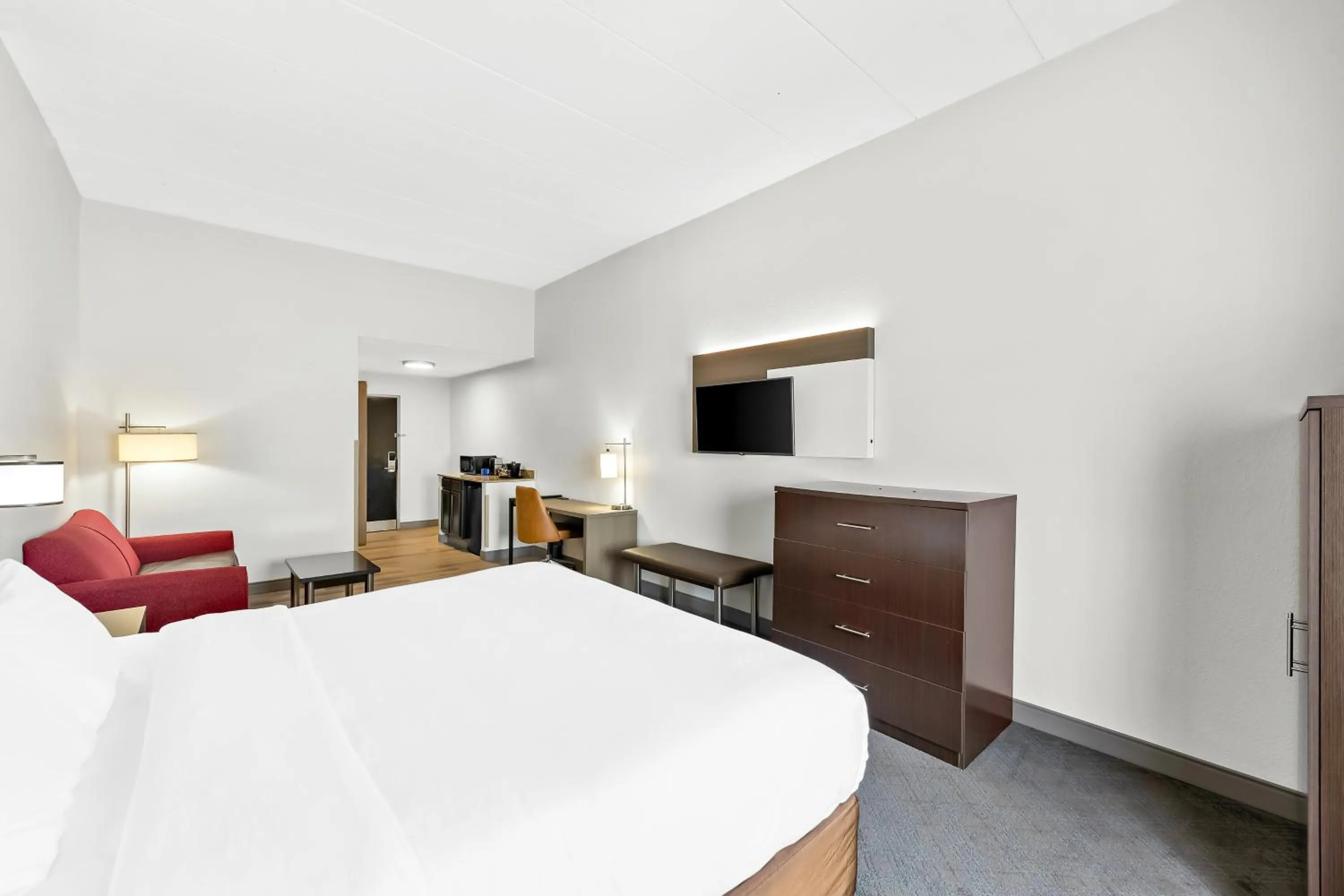 Bed in Comfort Suites Columbus