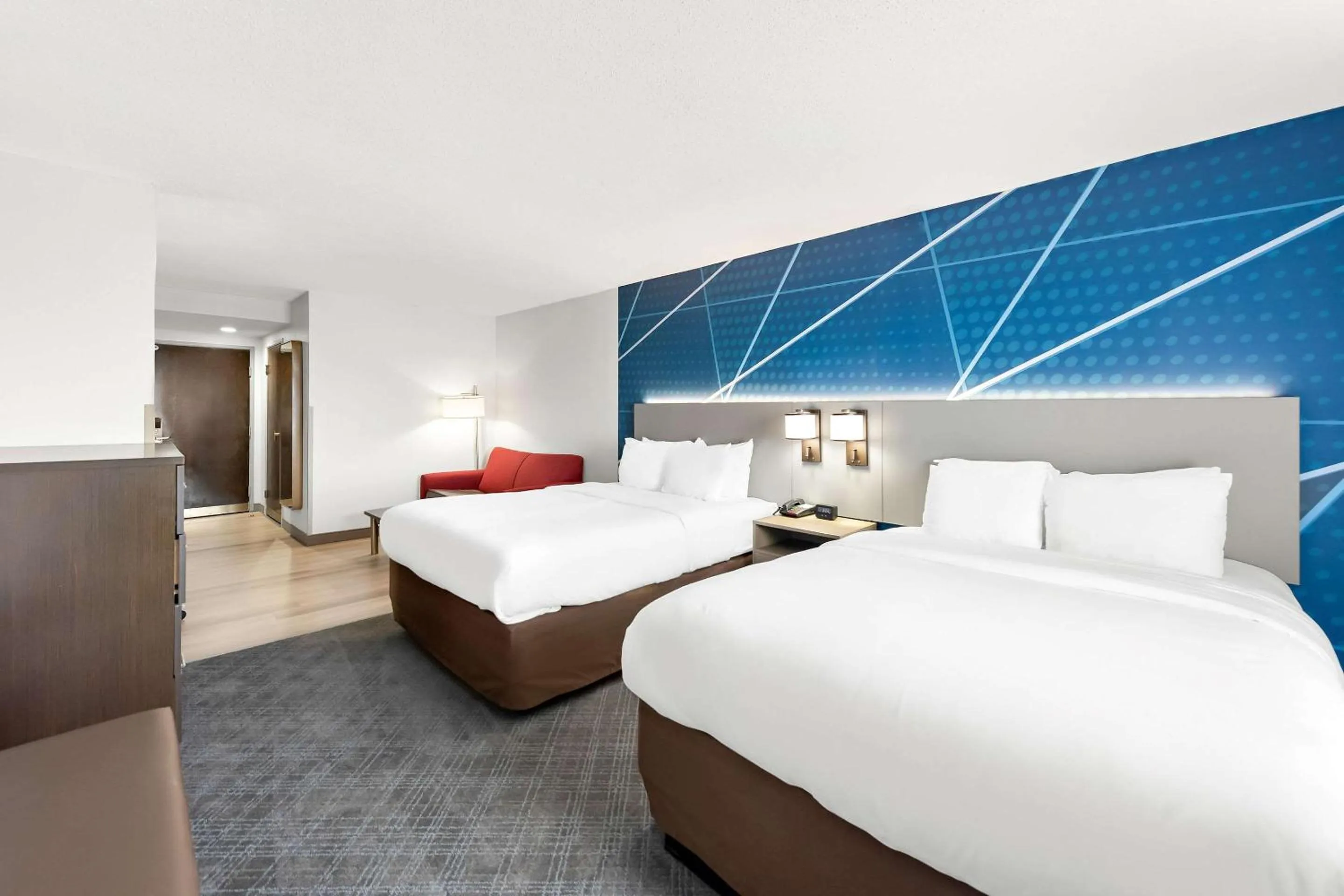 Bedroom, Bed in Comfort Suites Columbus