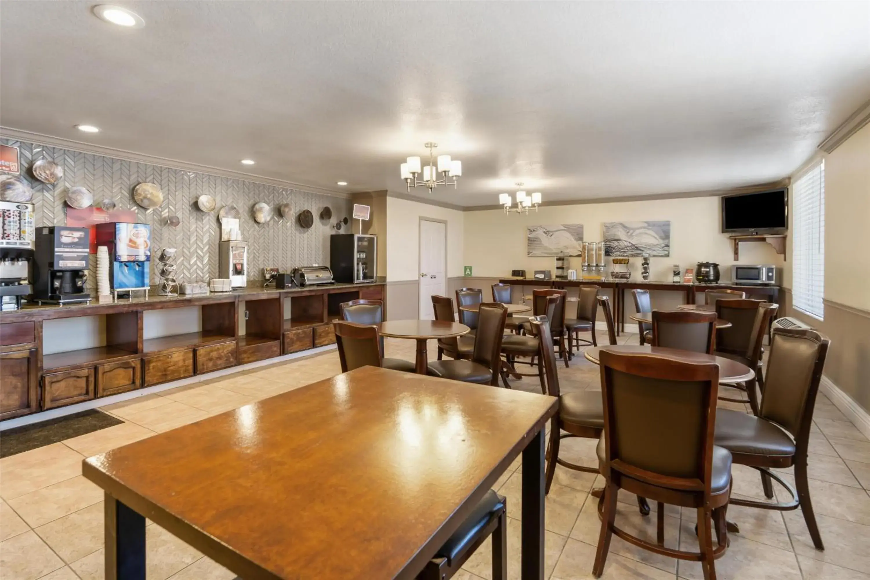 Breakfast in Best Western Plus John Jay Inn & Suites Breakfast in Best Western Plus John Jay Inn & Suites