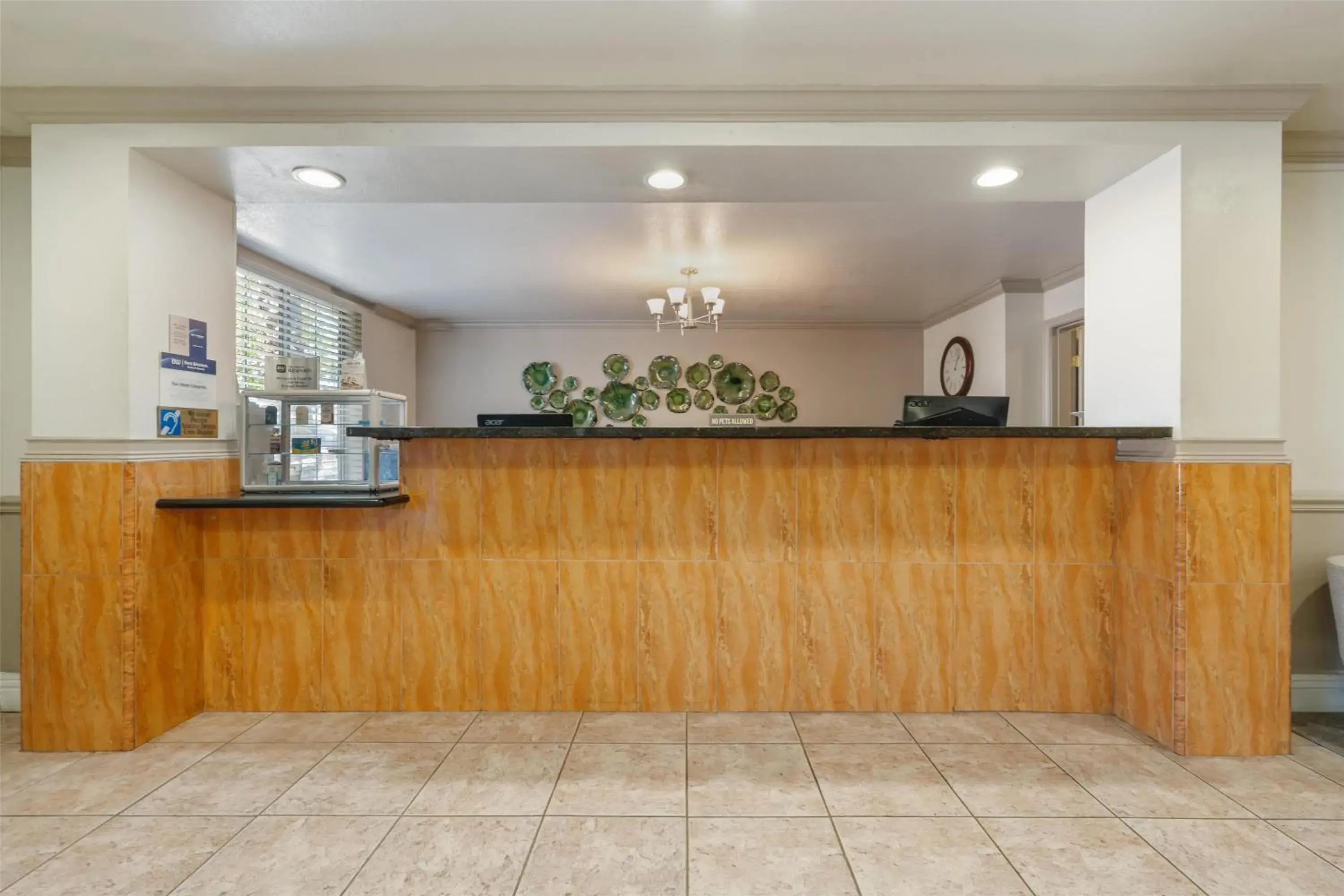 Lobby or reception in Best Western Plus John Jay Inn & Suites Lobby or reception in Best Western Plus John Jay Inn & Suites