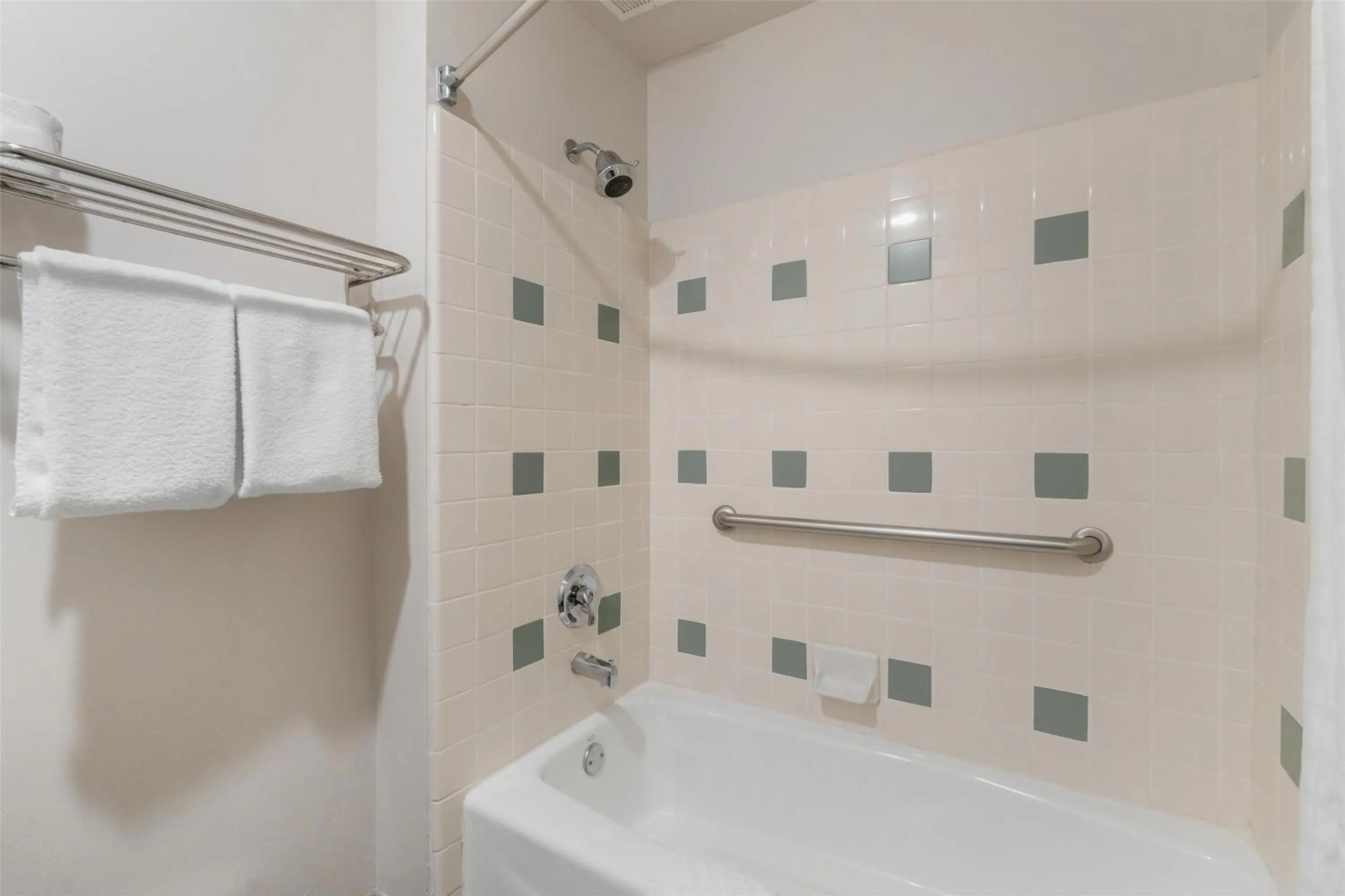 Bathroom in Best Western Plus John Jay Inn & Suites
