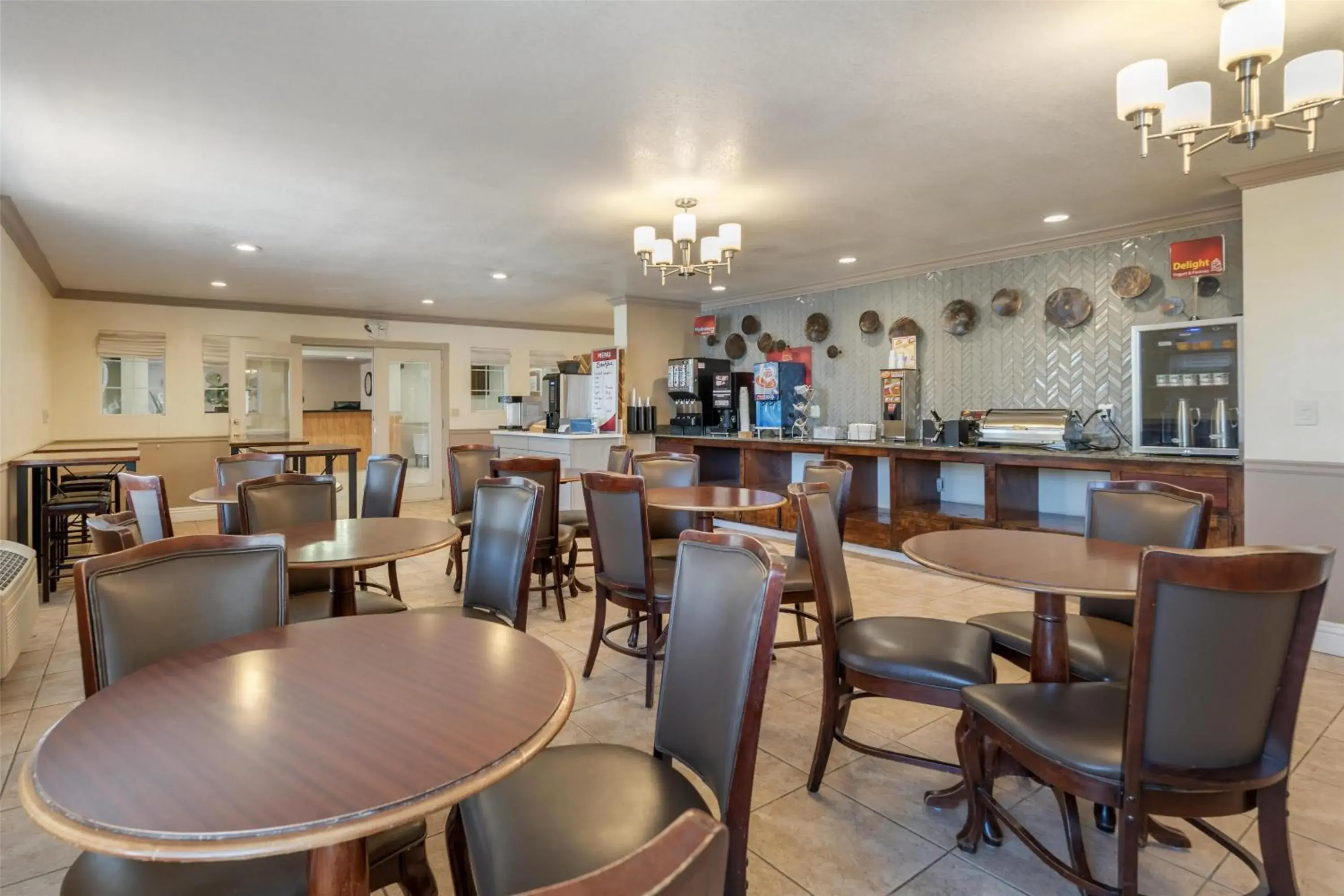 Breakfast in Best Western Plus John Jay Inn & Suites Breakfast in Best Western Plus John Jay Inn & Suites