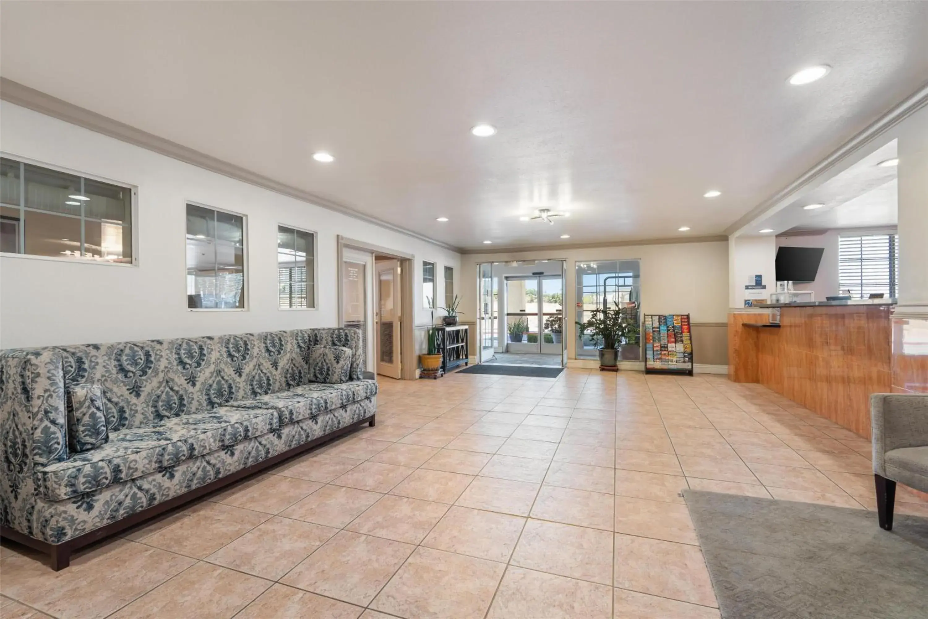 Lobby or reception in Best Western Plus John Jay Inn & Suites Lobby or reception in Best Western Plus John Jay Inn & Suites