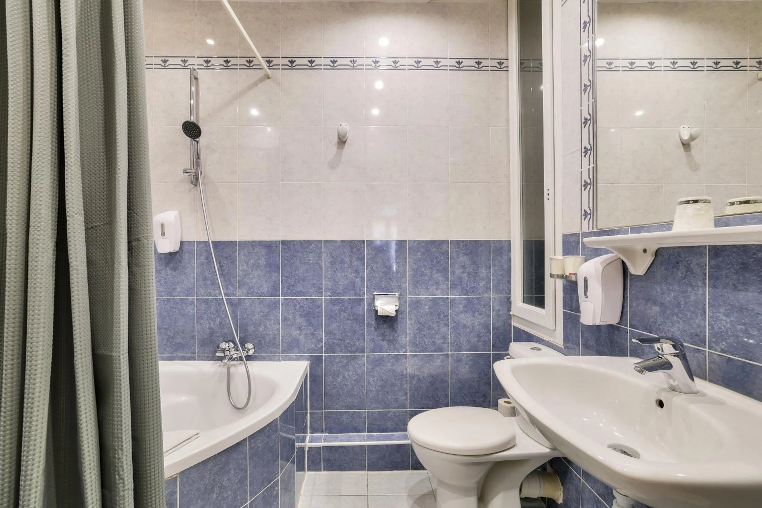 Bath in Hotel Lepante