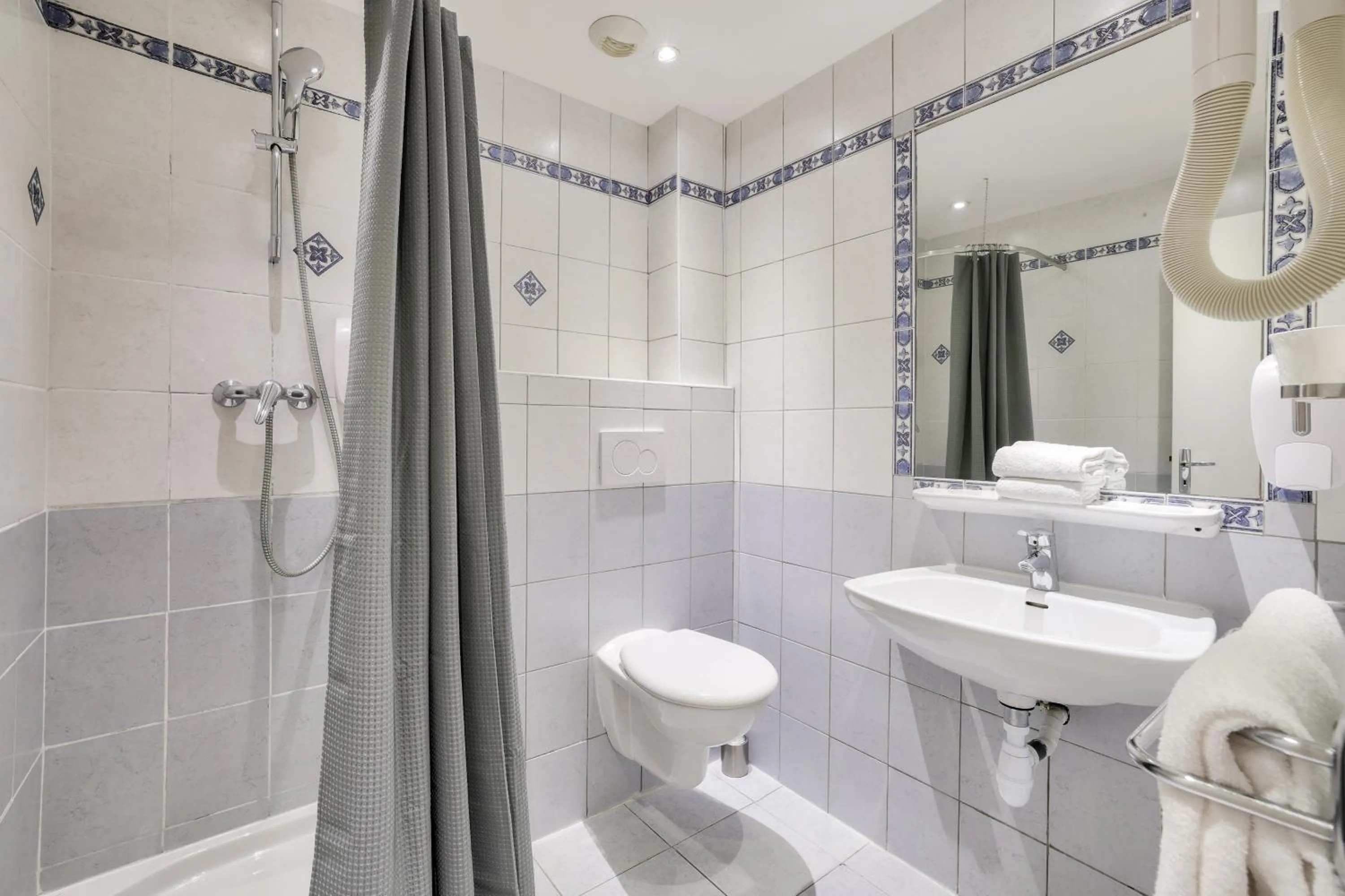 Bathroom in Hotel Lepante