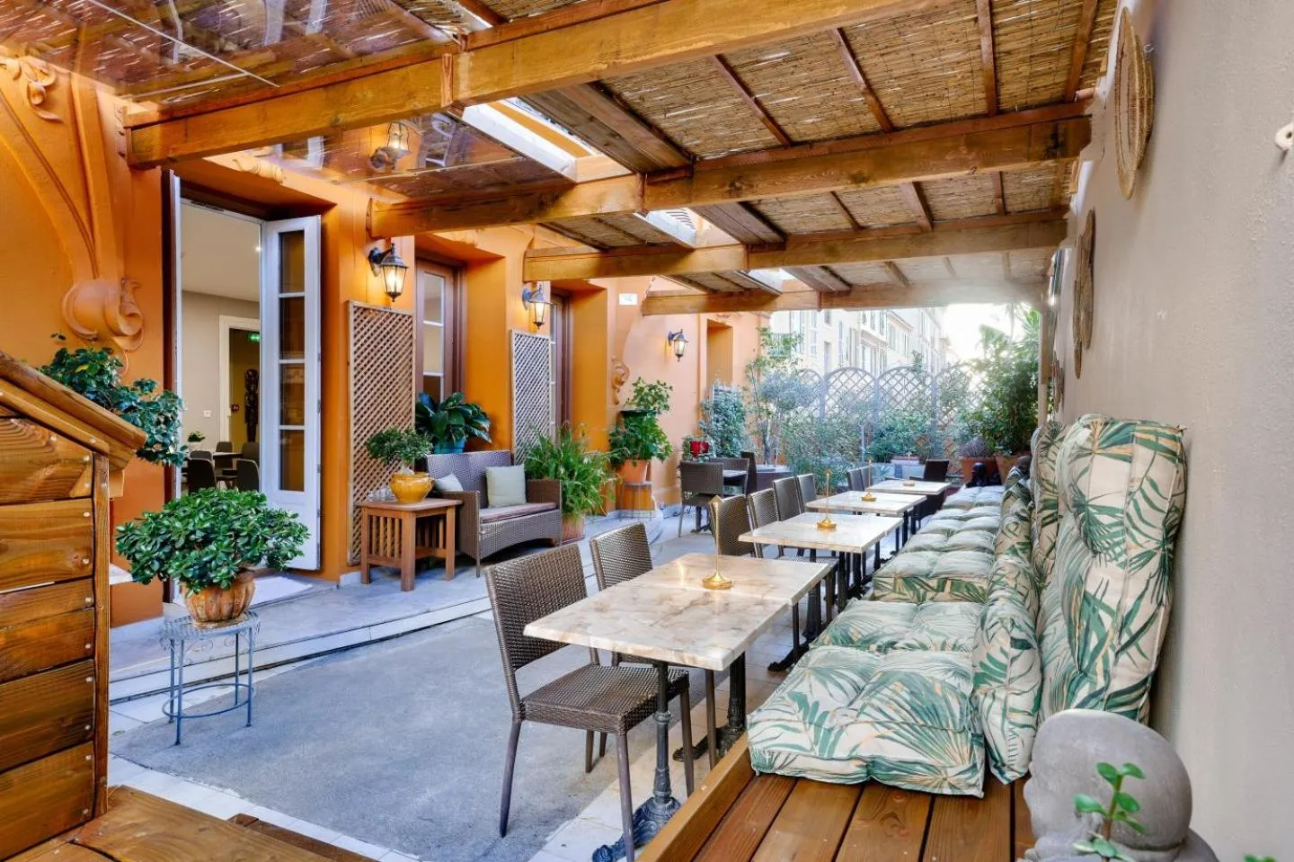 Patio in Hotel Lepante