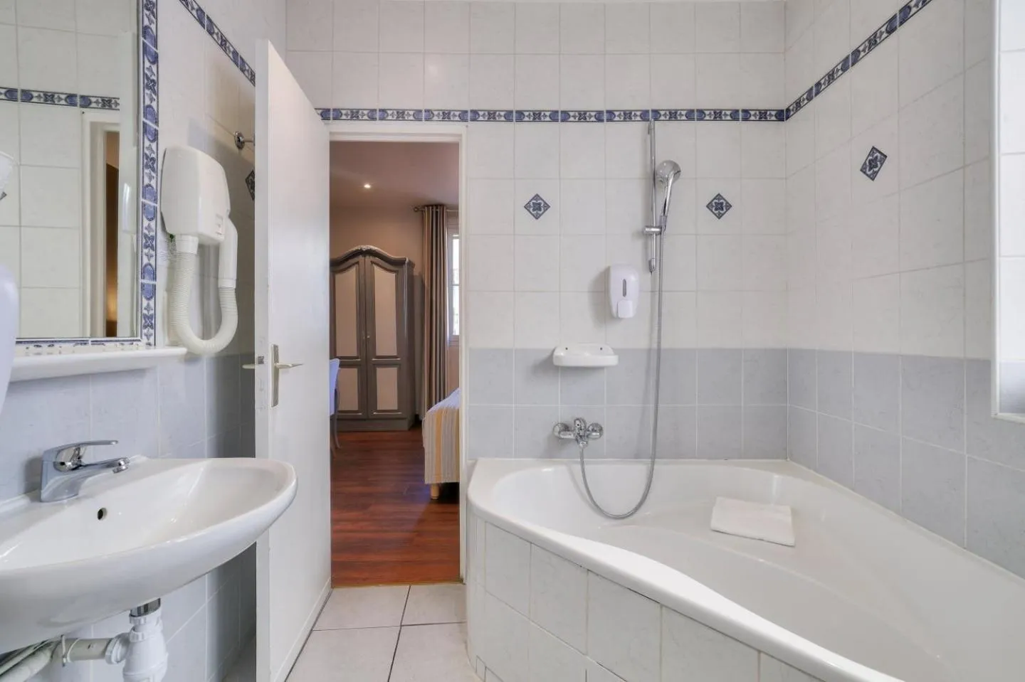 Bathroom in Hotel Lepante