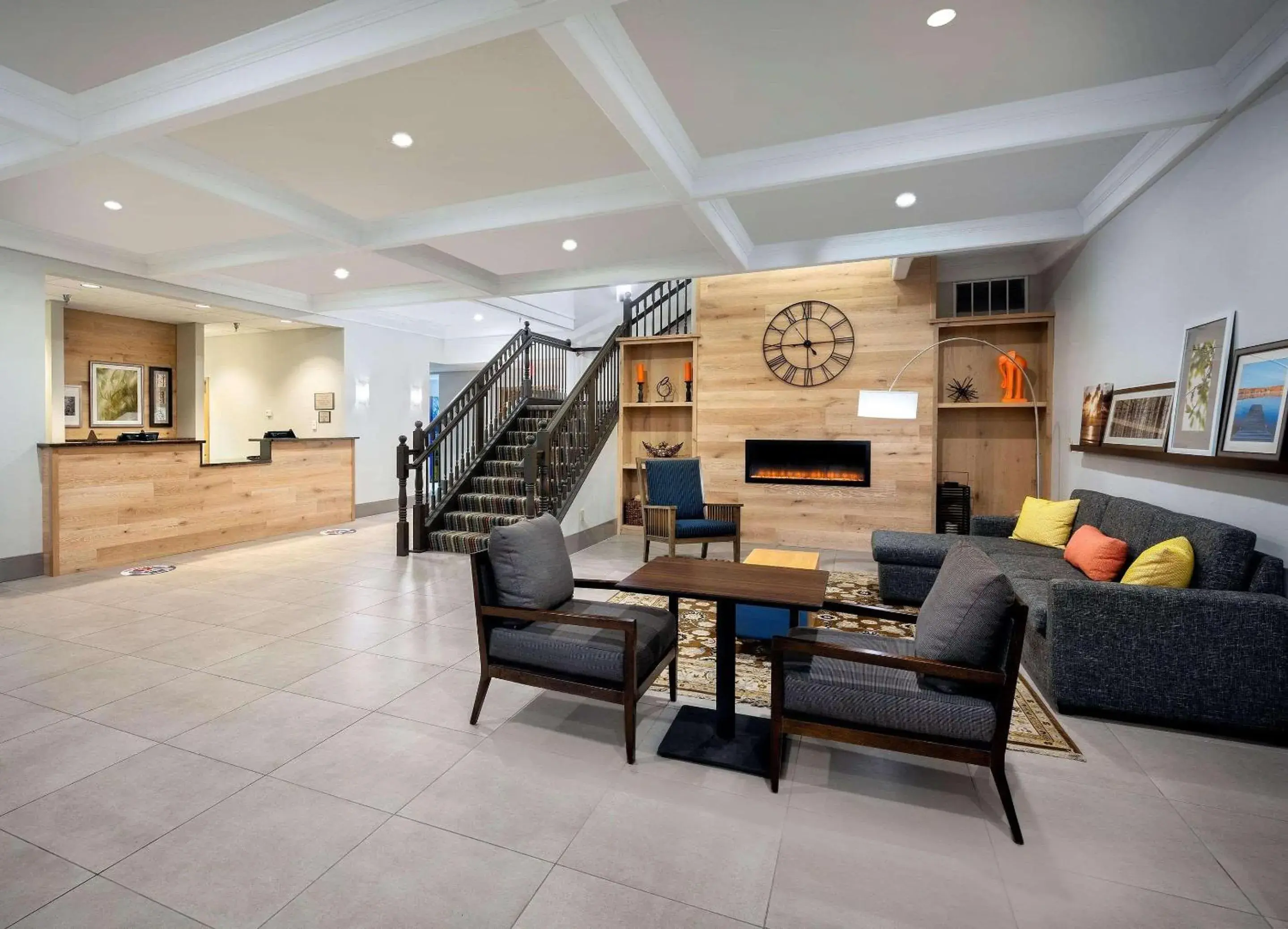 Lobby or reception in Country Inn & Suites by Radisson Albertville near Outlet Mall Lobby or reception in Country Inn & Suites by Radisson Albertville near Outlet Mall