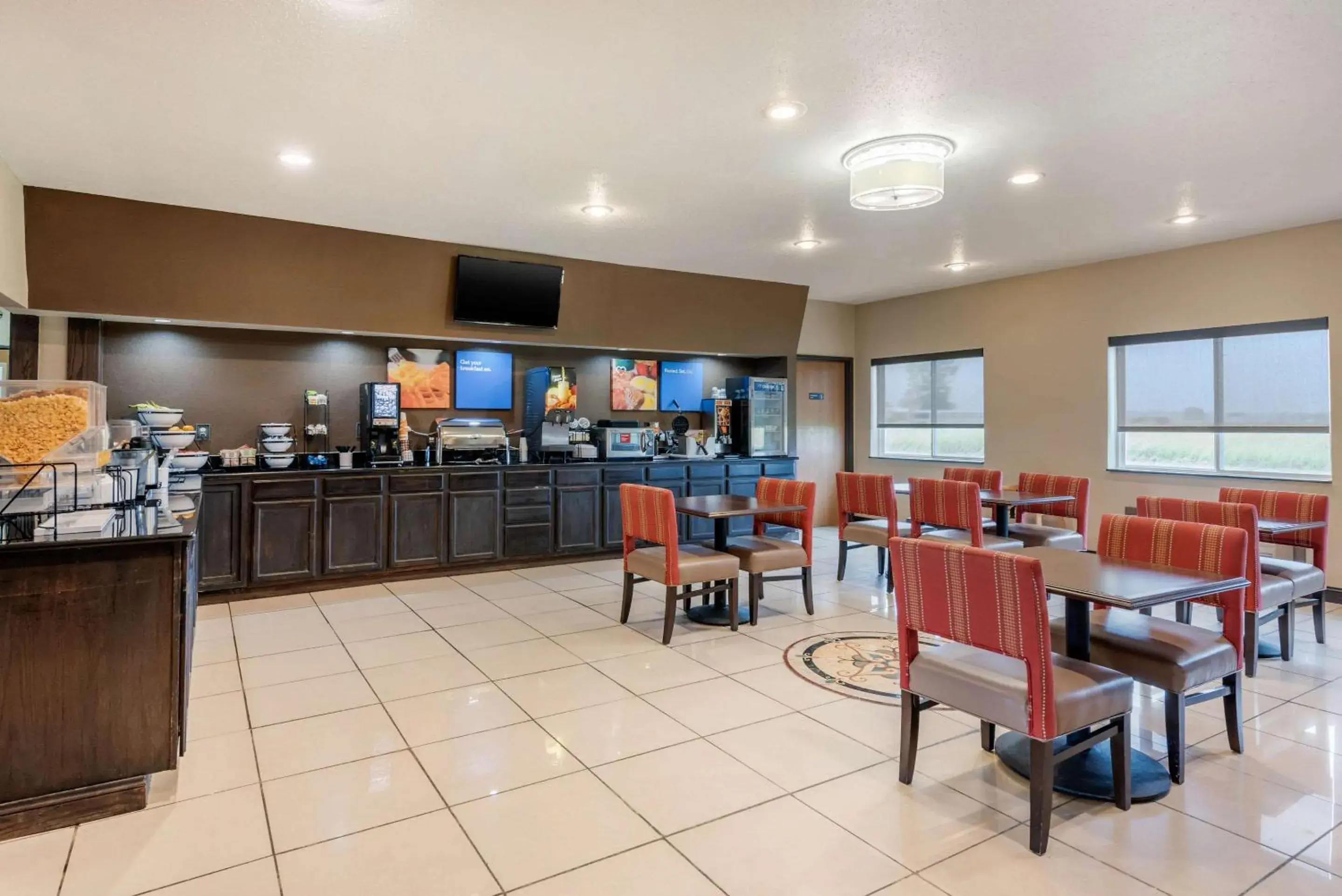 Restaurant/places to eat in Comfort Inn Warren I-69 Restaurant/places to eat in Comfort Inn Warren I-69