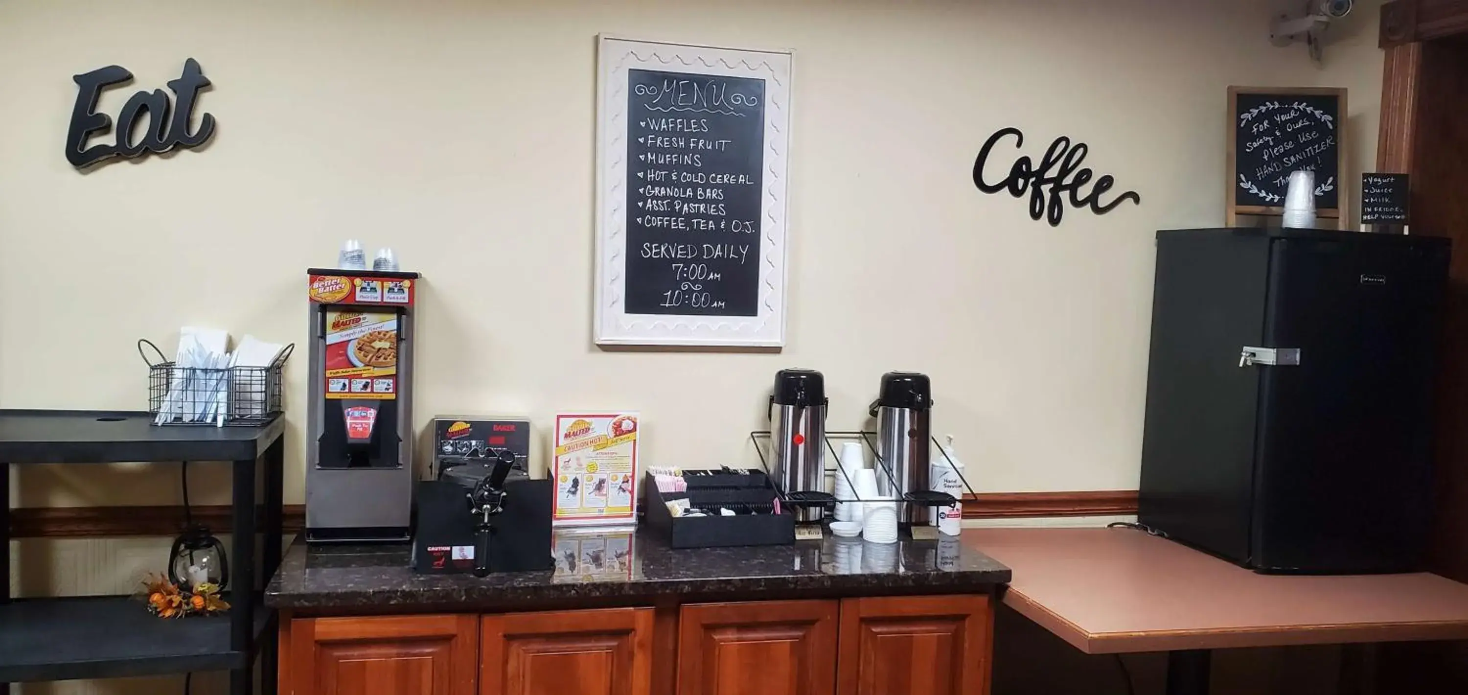 Coffee/tea facilities in Americas Best Value Inn Chippewa Falls