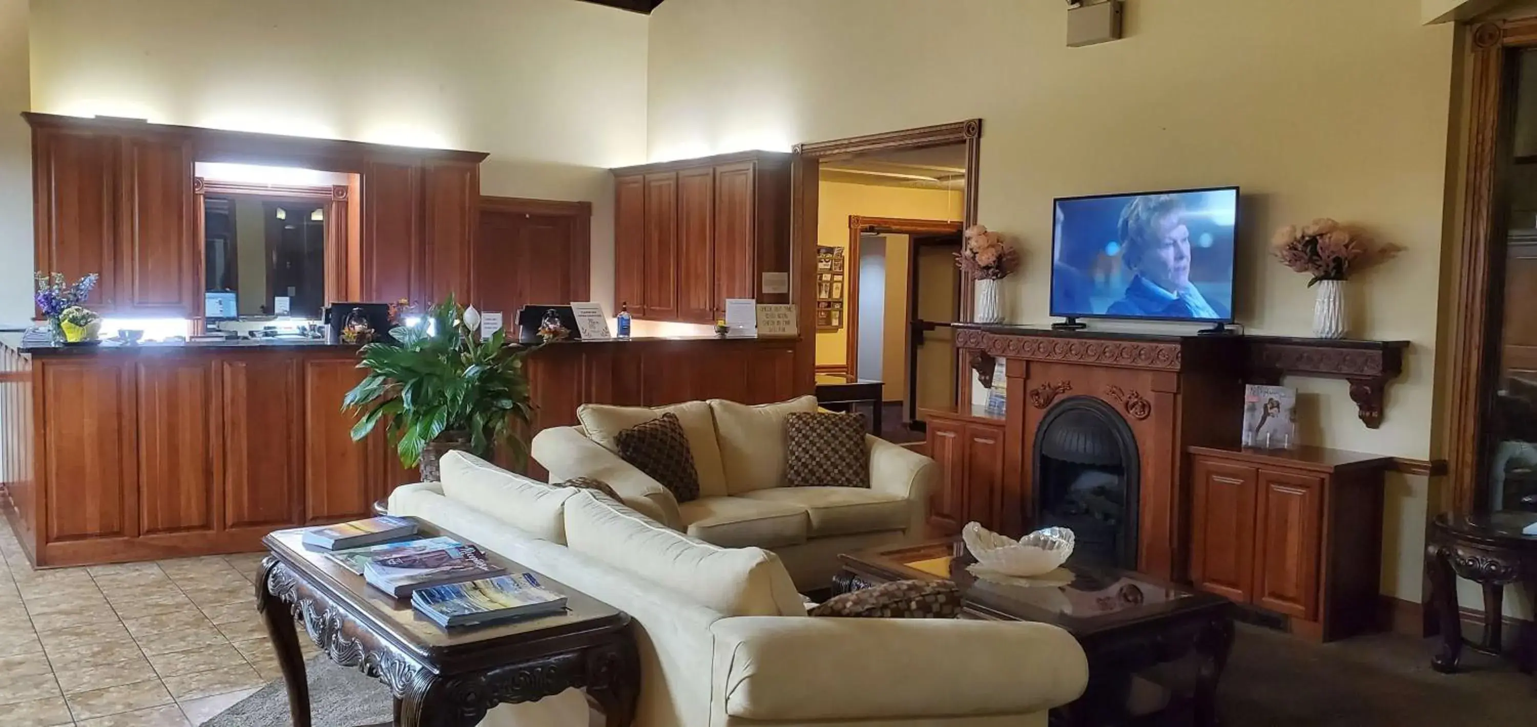 Lobby or reception, Seating Area in Americas Best Value Inn Chippewa Falls