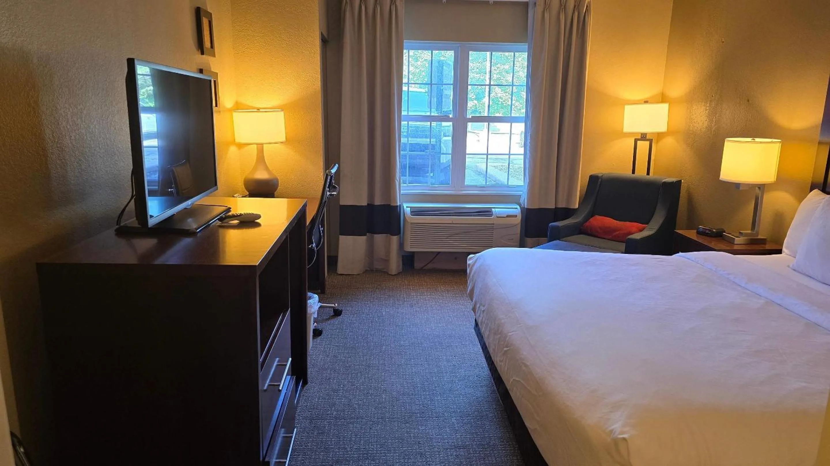 Bedroom, Bed in Comfort Inn & Suites Grafton-Cedarburg