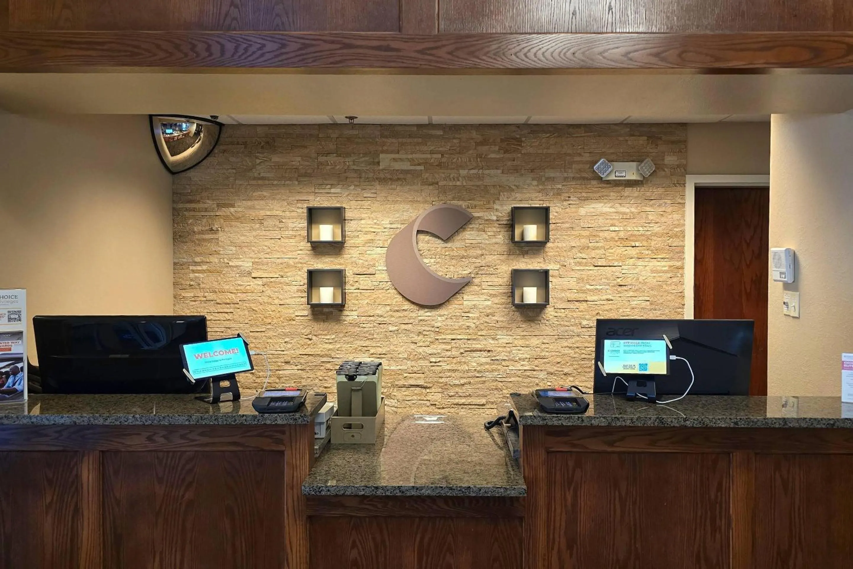 Lobby or reception in Comfort Inn & Suites Grafton-Cedarburg