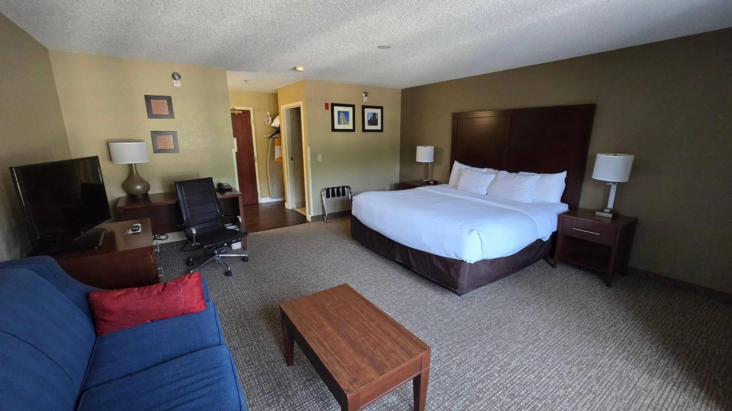 Bedroom, Bed in Comfort Inn & Suites Grafton-Cedarburg