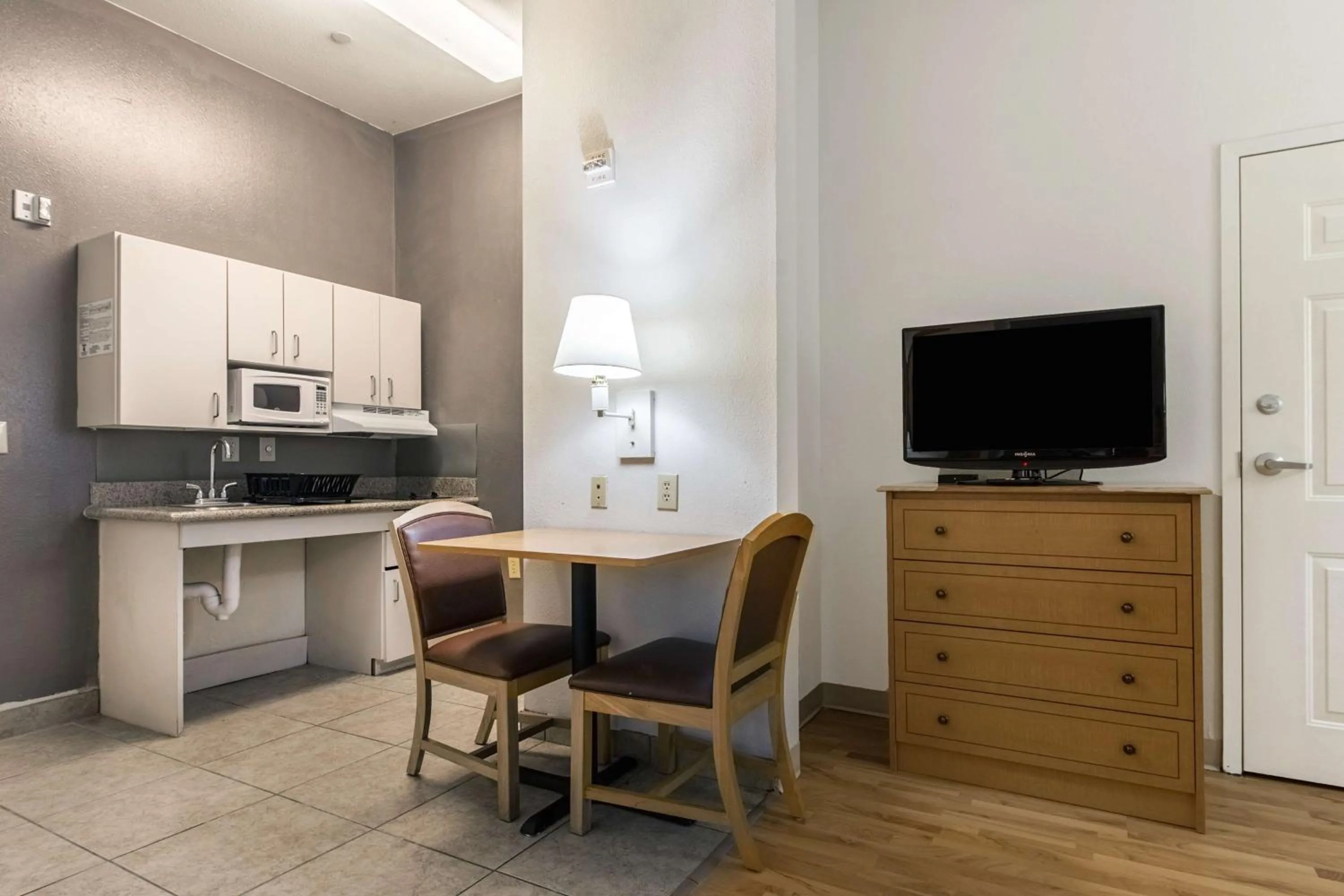 Kitchen or kitchenette in Studio 6-Lafayette, LA - Broussard