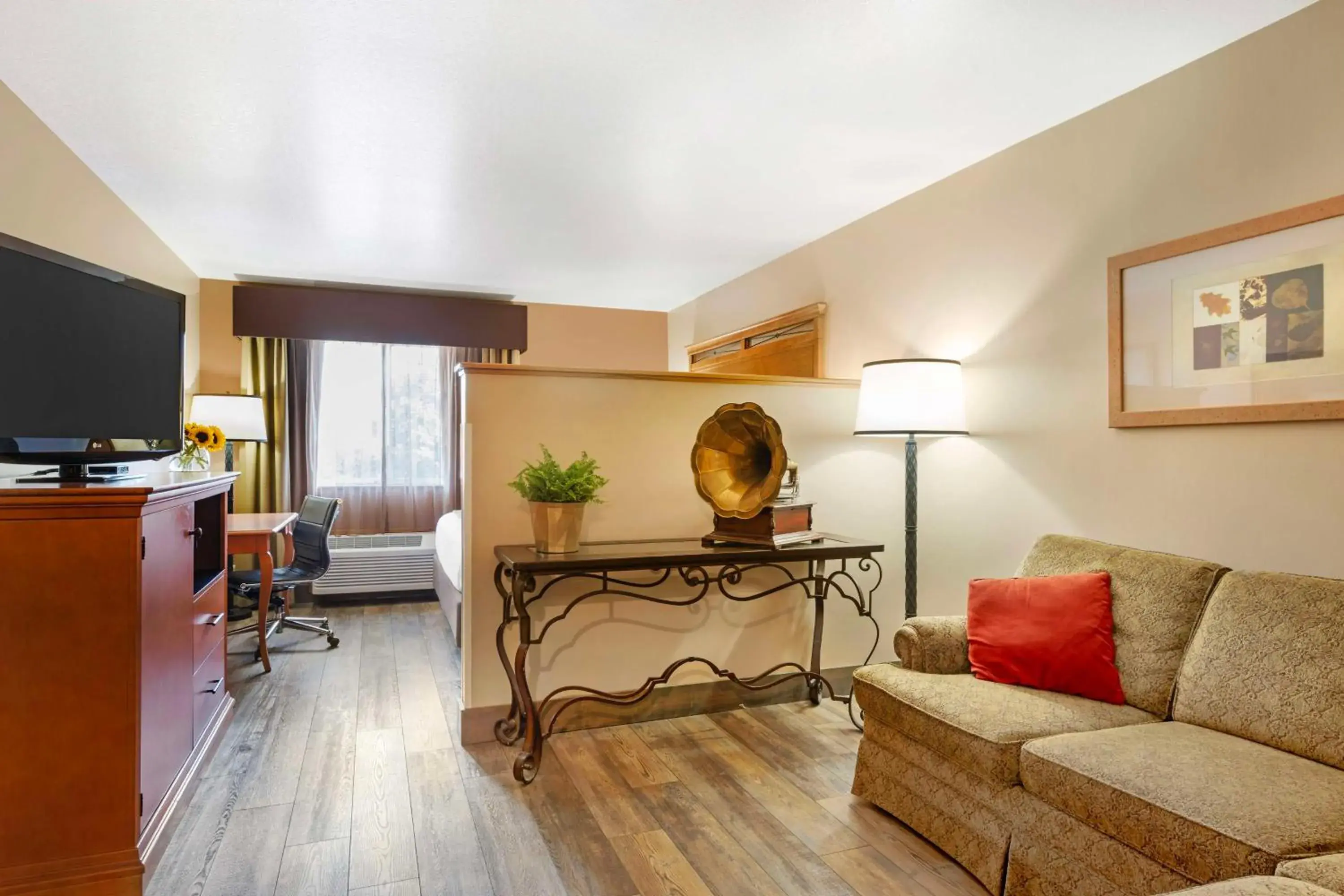 Bedroom in Best Western Prineville Inn Bedroom in Best Western Prineville Inn