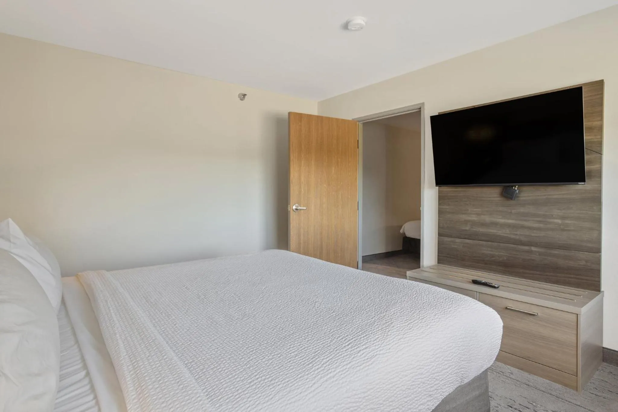 Photo of the whole room, Bed in Holiday Inn Express Hotel & Suites Torrington by IHG