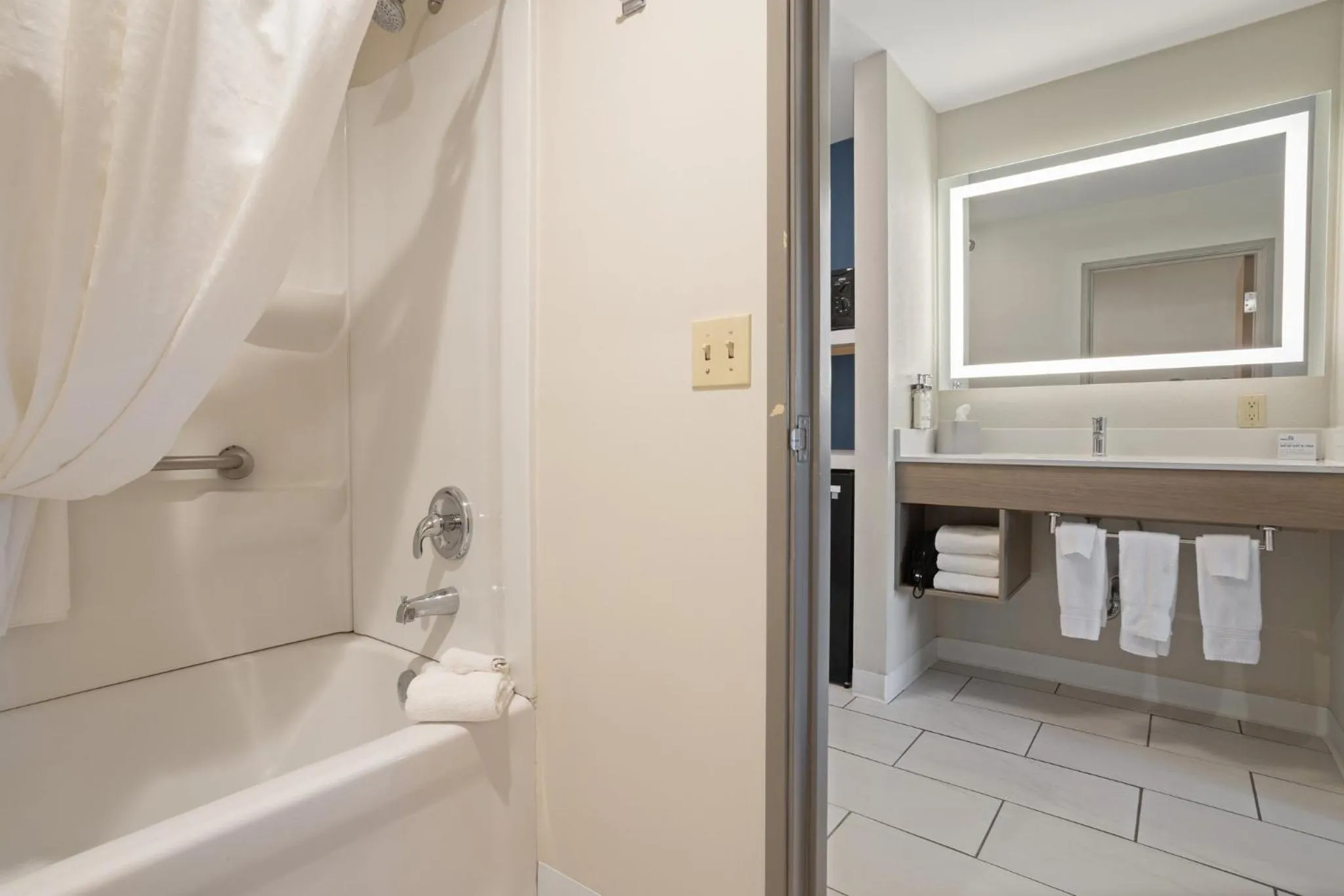 Photo of the whole room in Holiday Inn Express Hotel & Suites Torrington by IHG