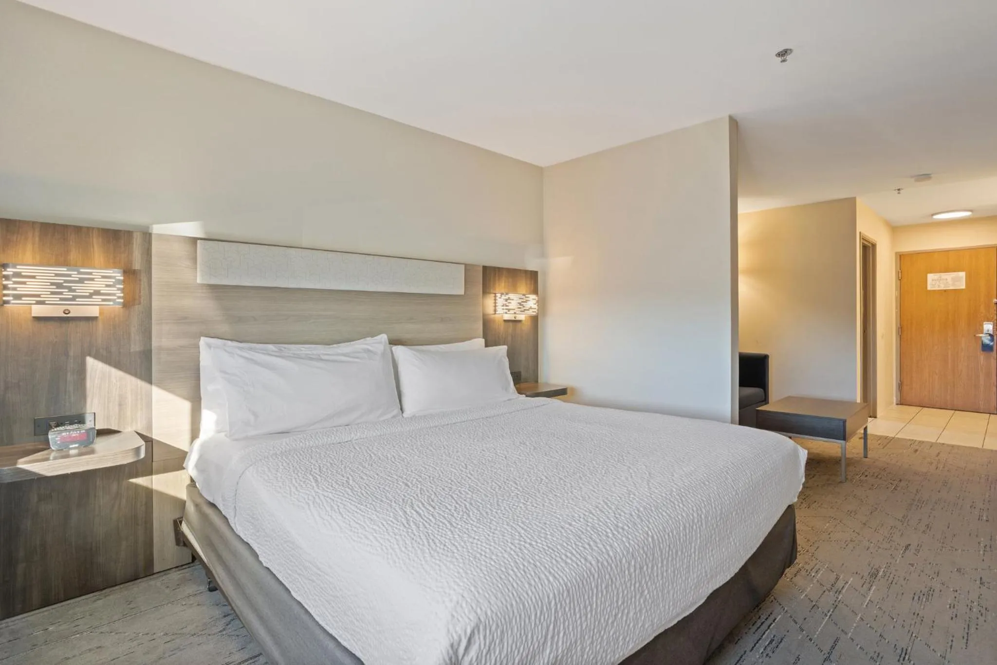 Photo of the whole room, Bed in Holiday Inn Express Hotel & Suites Torrington by IHG