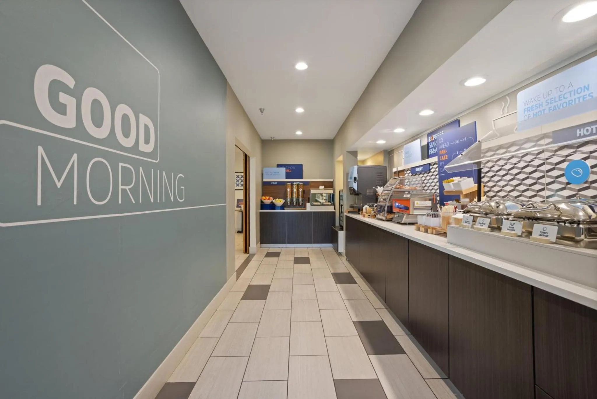 Breakfast in Holiday Inn Express Hotel & Suites Torrington by IHG