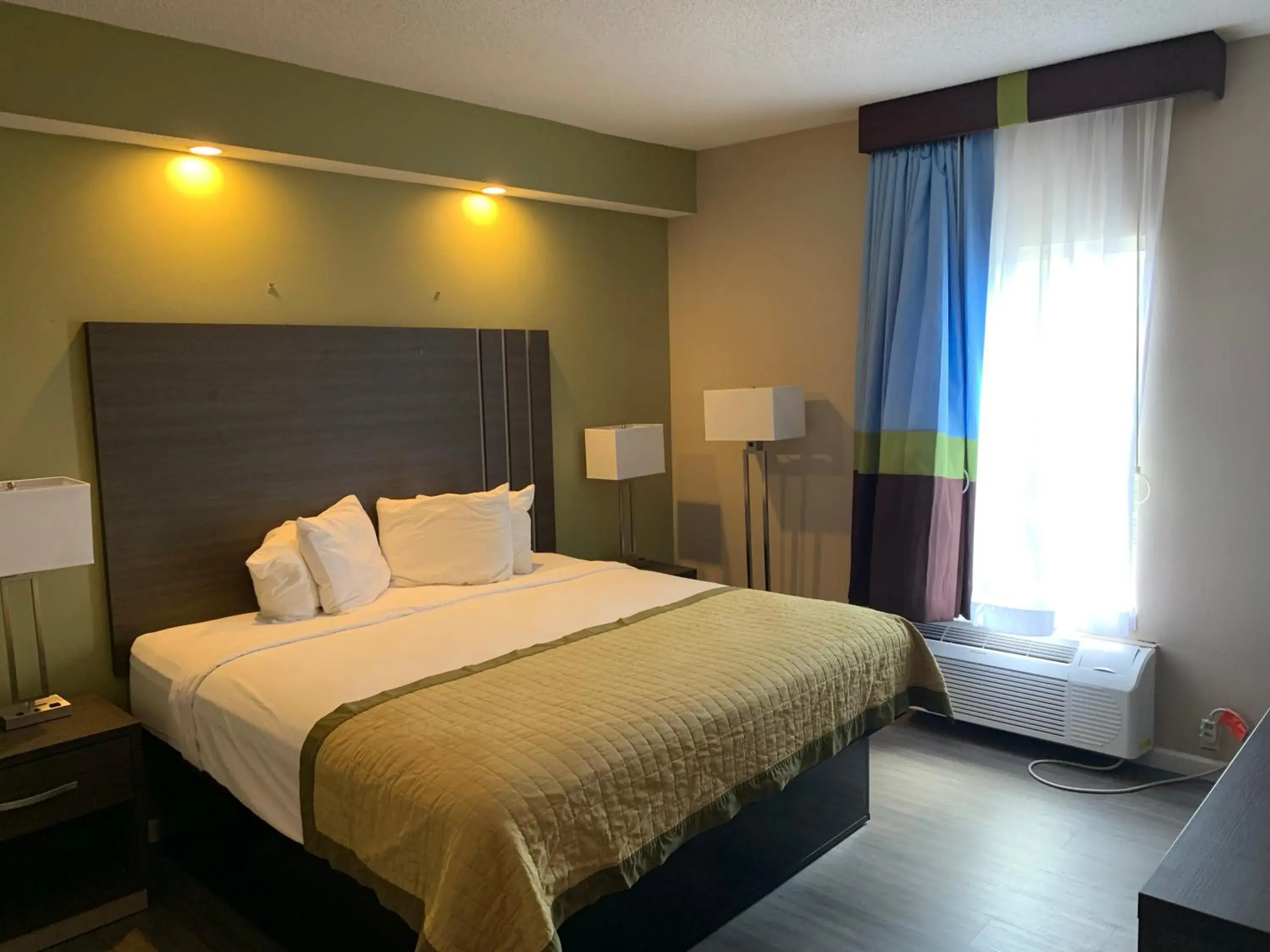 Bedroom, Bed in Ormond Beach Inn Bedroom, Bed in Ormond Beach Inn