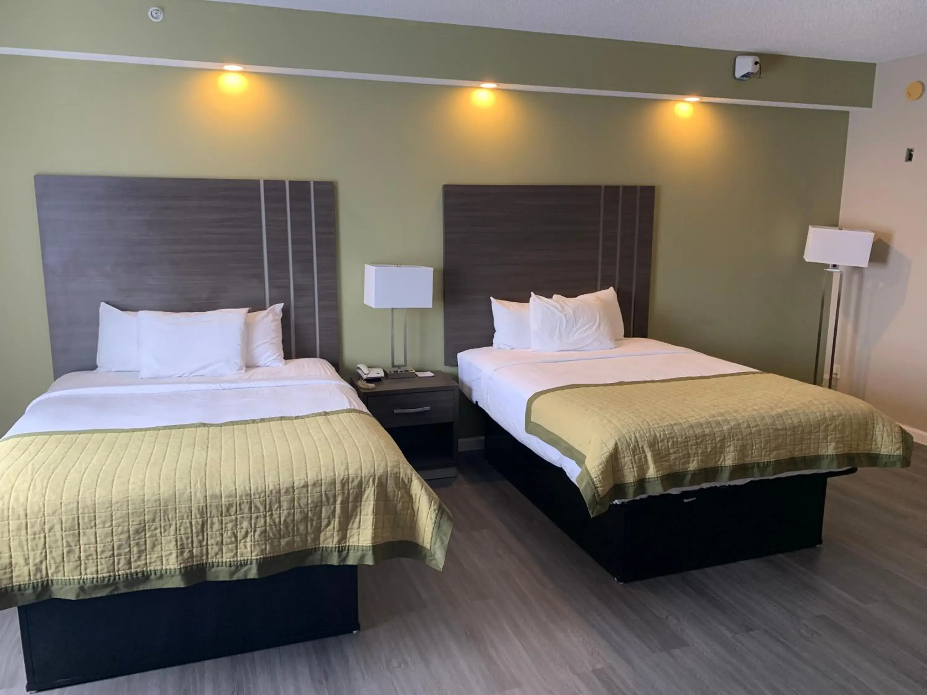 Bedroom, Bed in Ormond Beach Inn Bedroom, Bed in Ormond Beach Inn