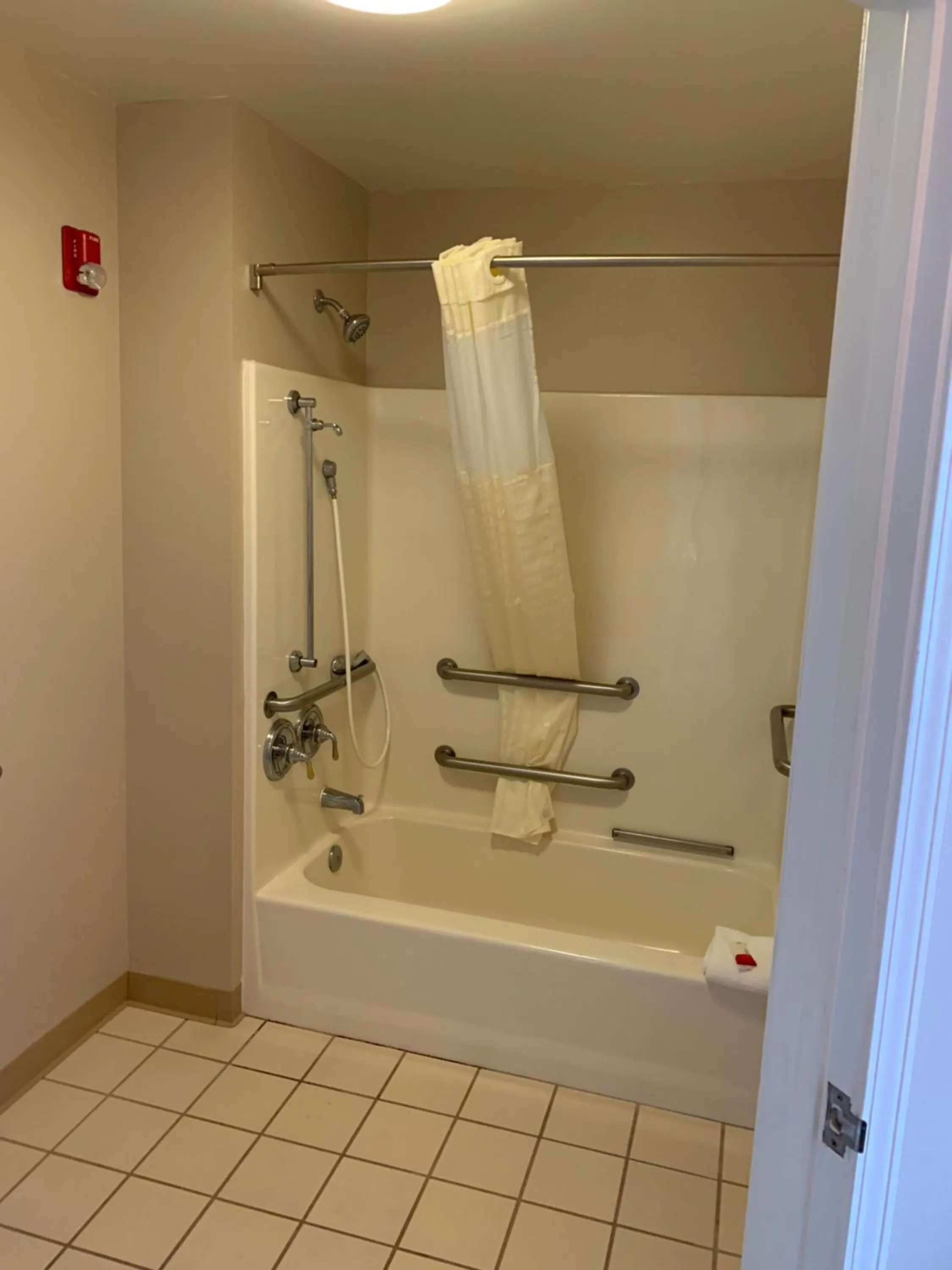 Bathroom in Ormond Beach Inn