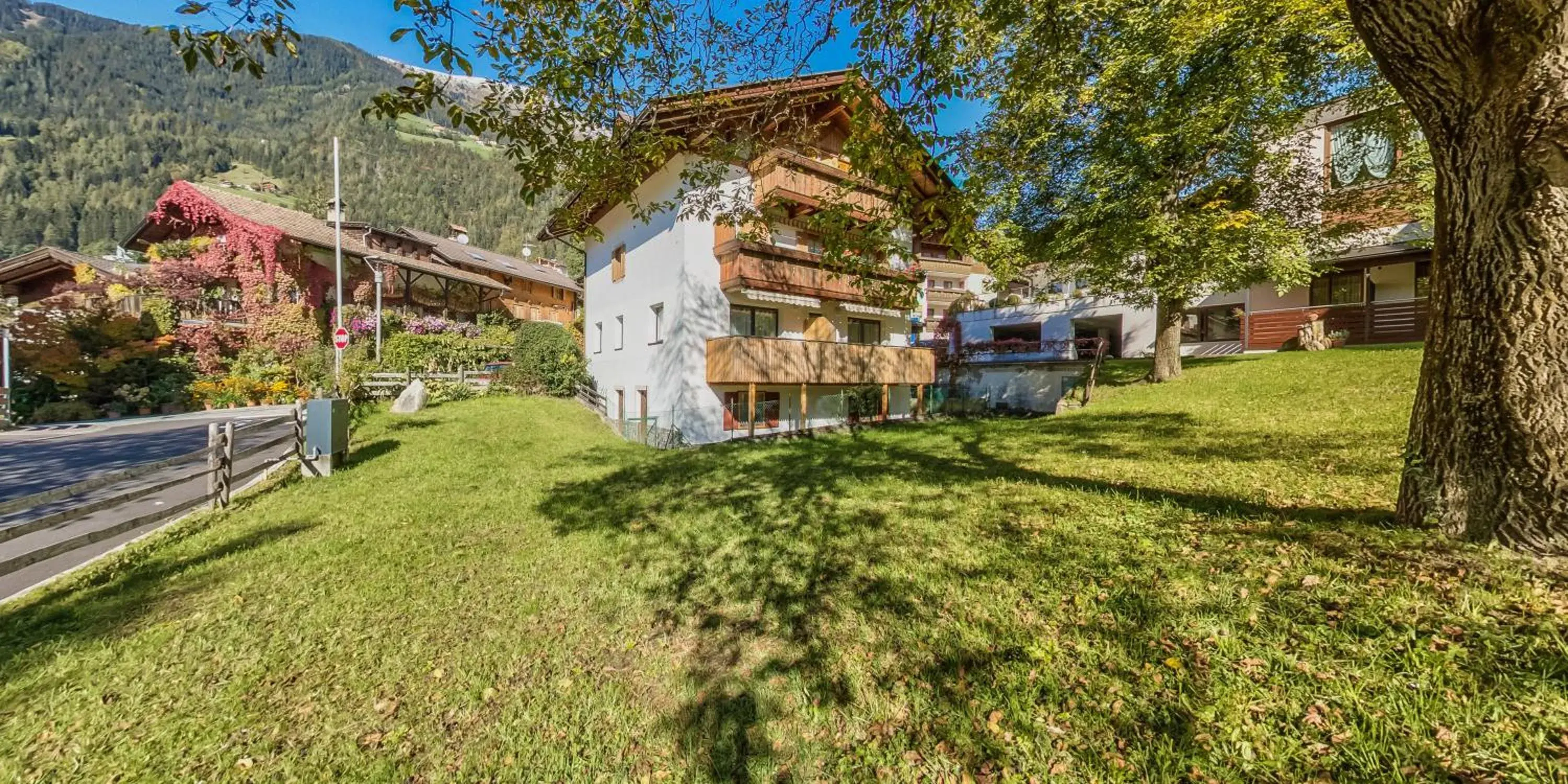 Apartments Hubertus - central St Leonhard - free parking - Netflix - PasseiertalCard included - hiking and biking from doorstep Apartments Hubertus - central St Leonhard - free parking - Netflix - PasseiertalCard included - hiking and biking from doorstep