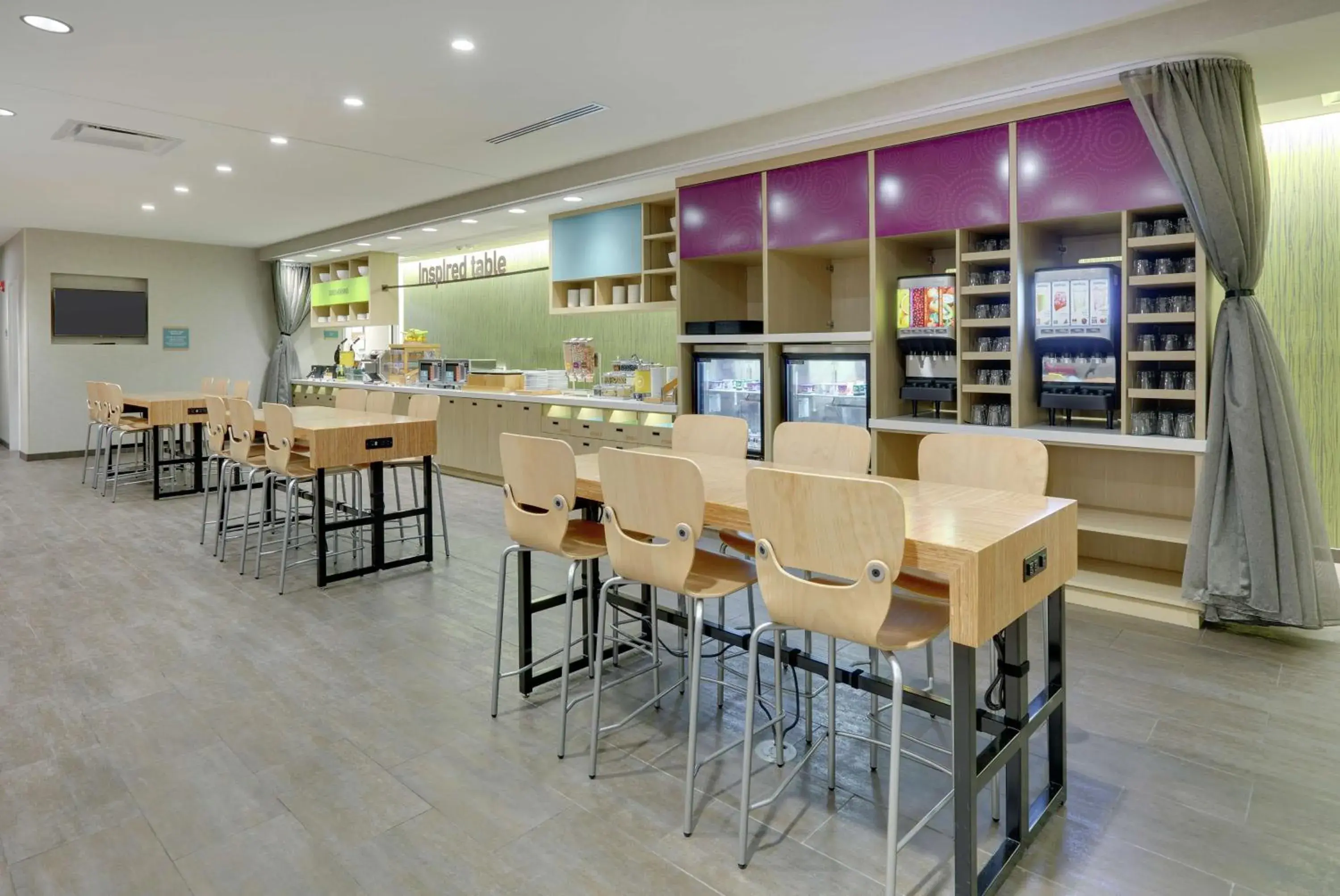 Breakfast in Home2 Suites By Hilton Hagerstown Breakfast in Home2 Suites By Hilton Hagerstown