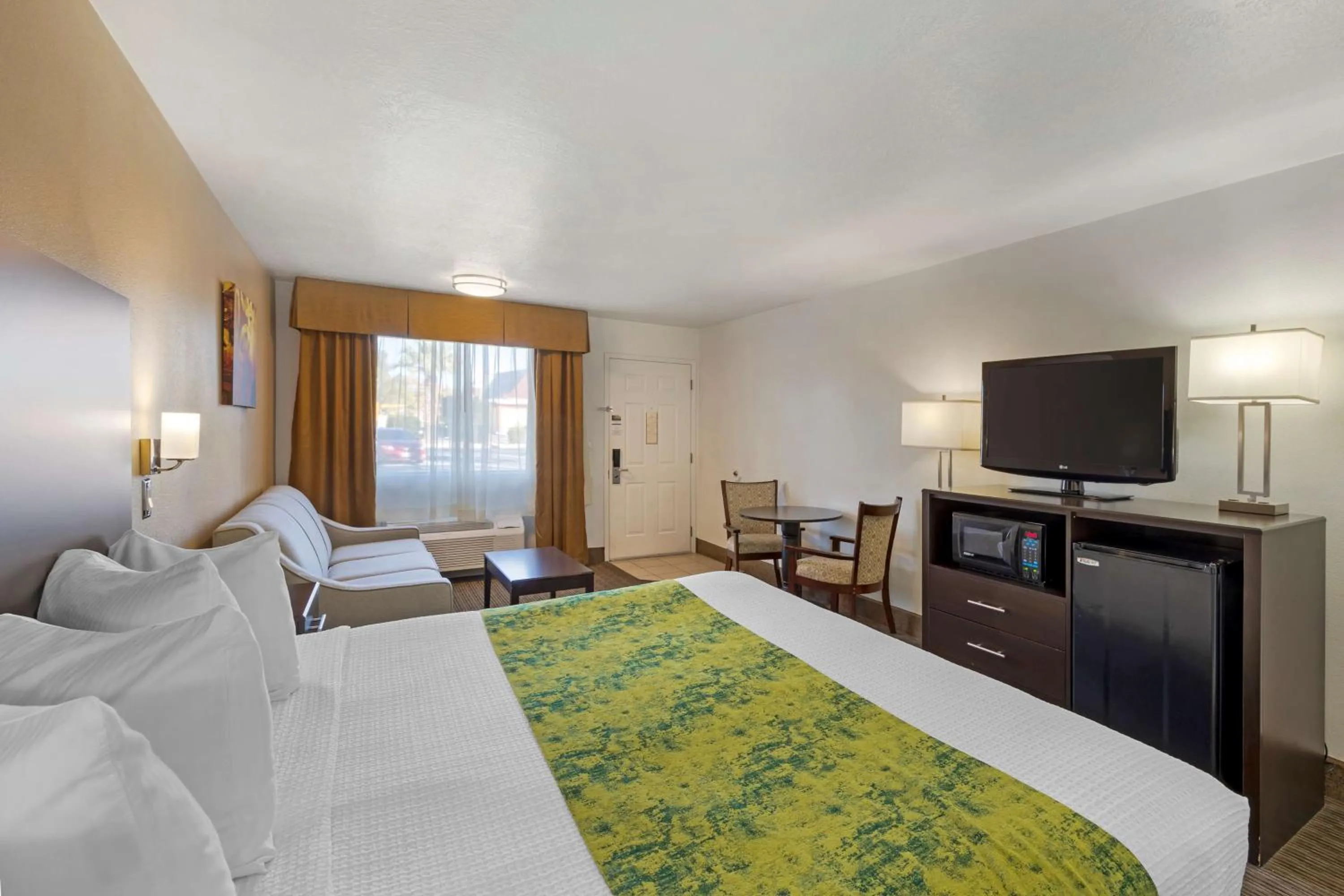 Bedroom, Bed in Best Western Mesquite Inn