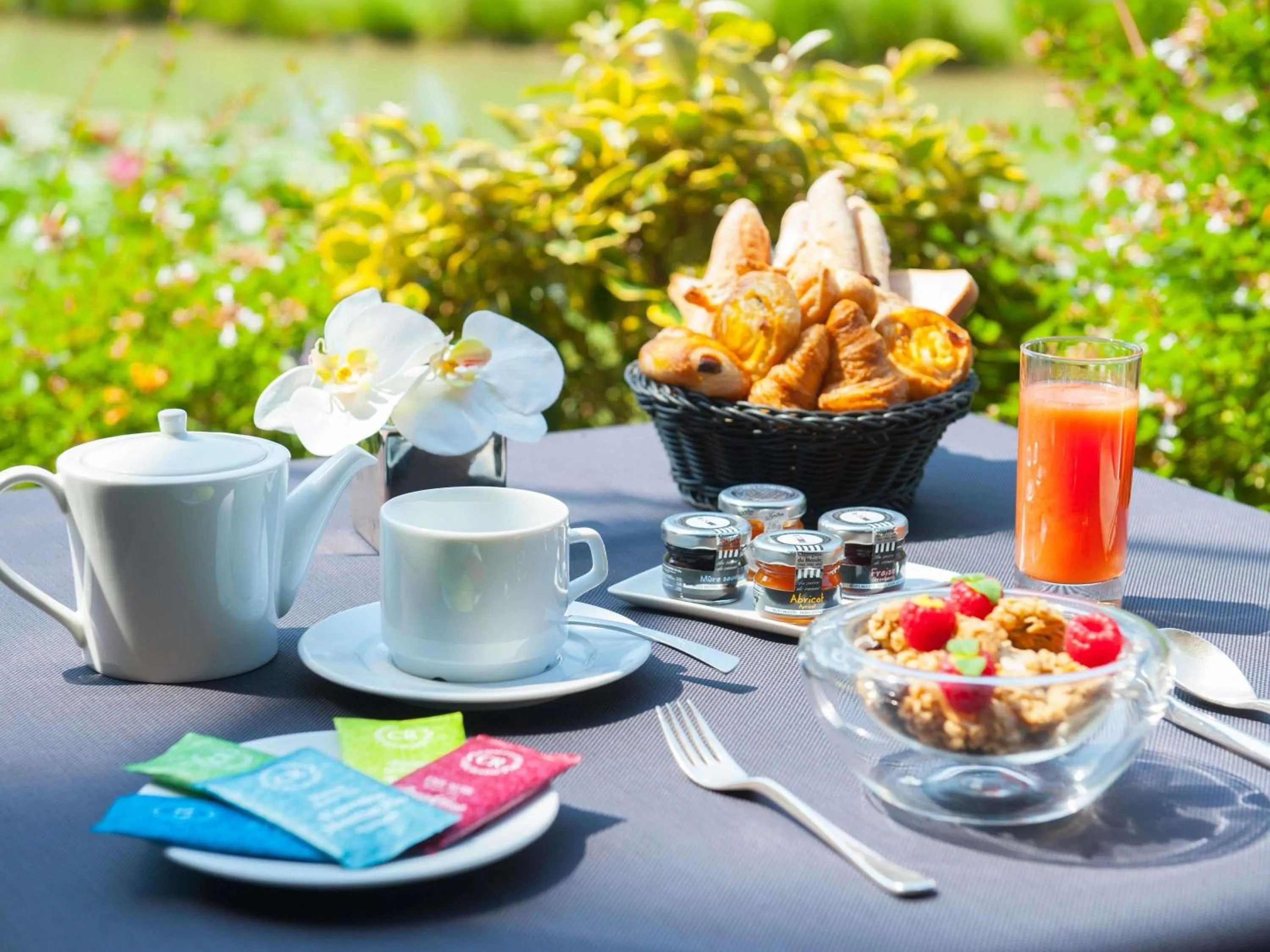 Breakfast in Parc Beaumont Hôtel & Spa Pau - MGallery Collection